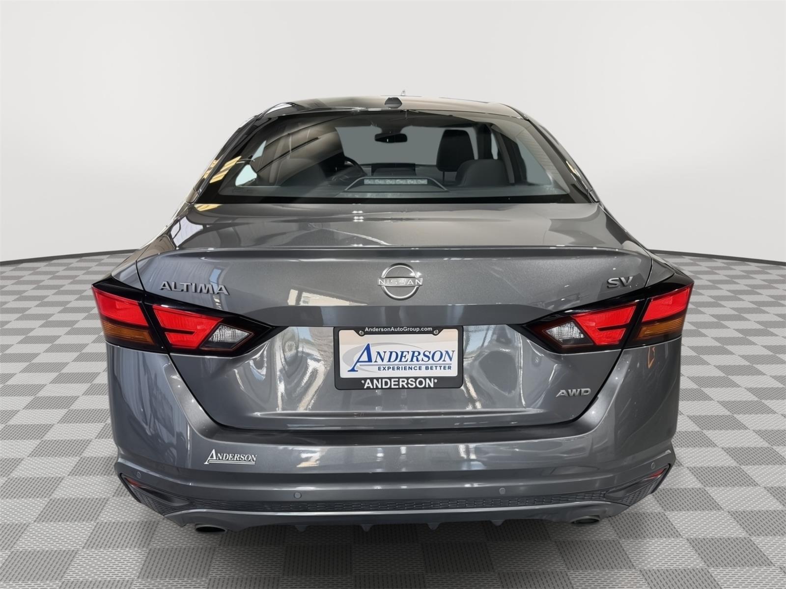Vehicle photo 8
