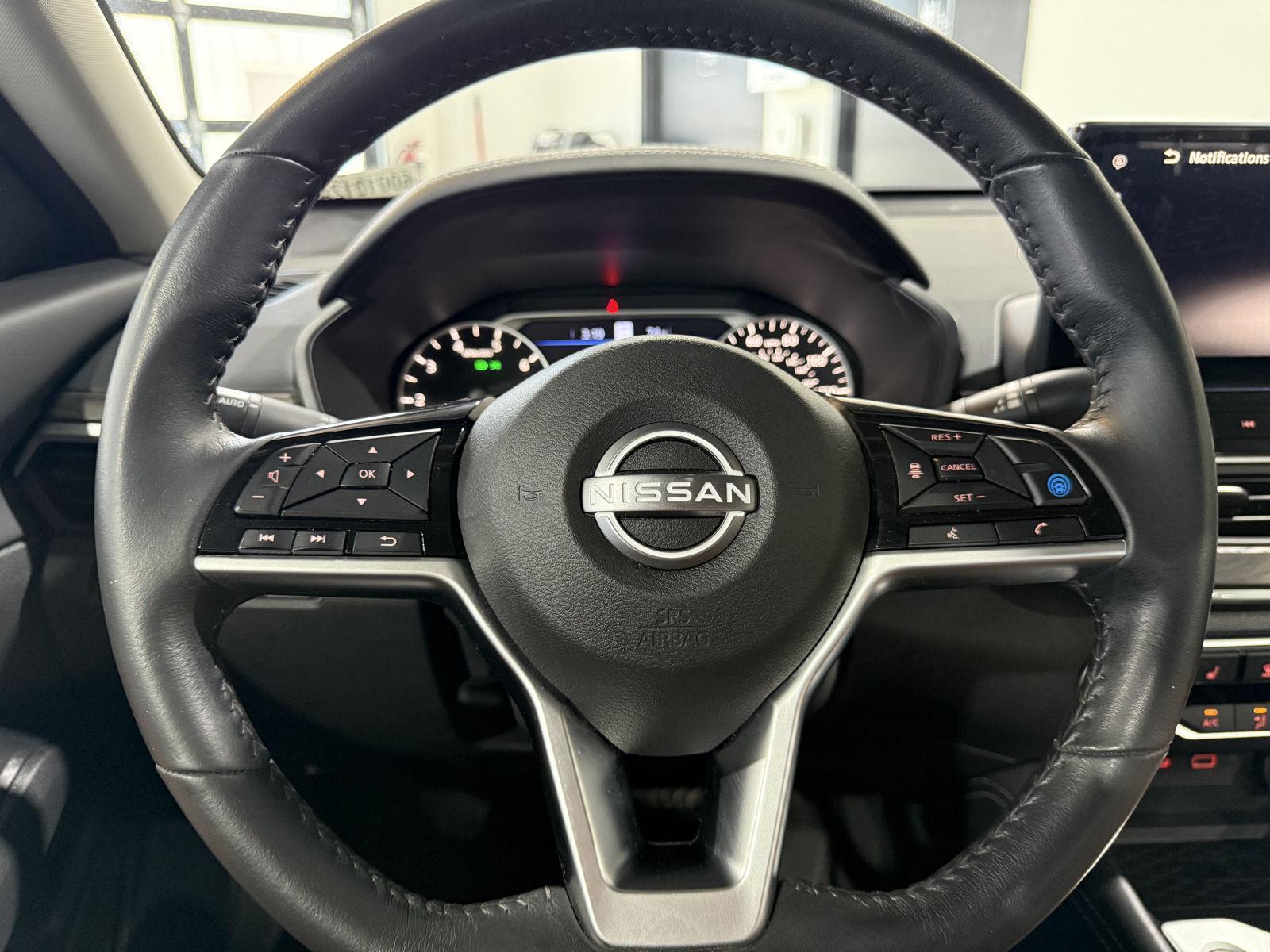 Vehicle photo 10