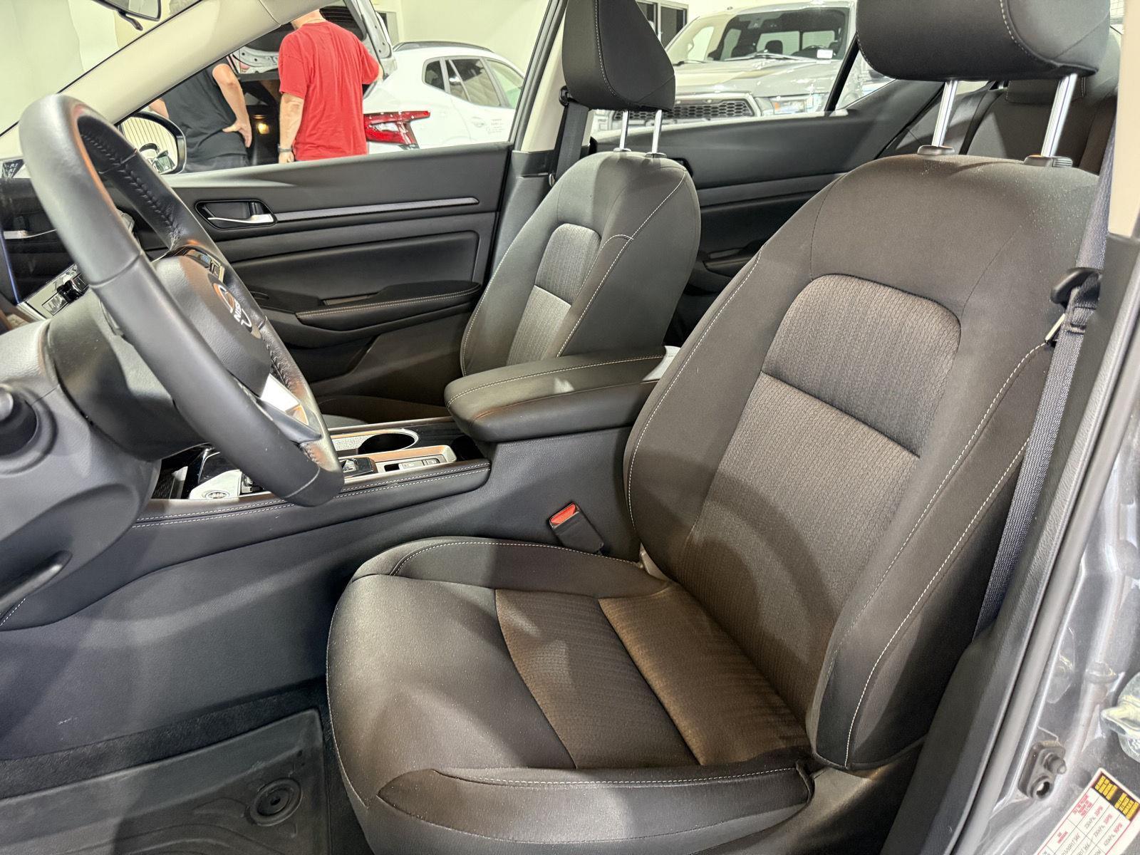 Vehicle photo 16