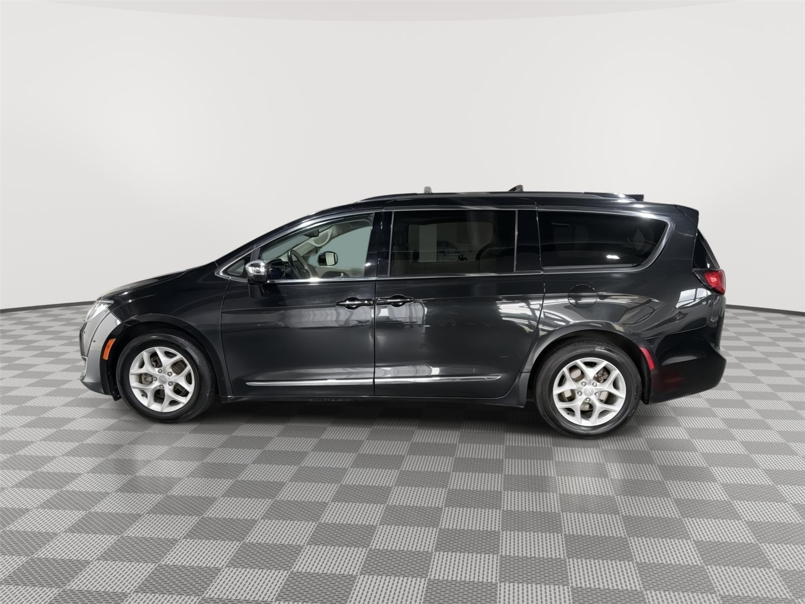 Pre-Owned 2020 Chrysler Pacifica for sale in St. Joseph MO