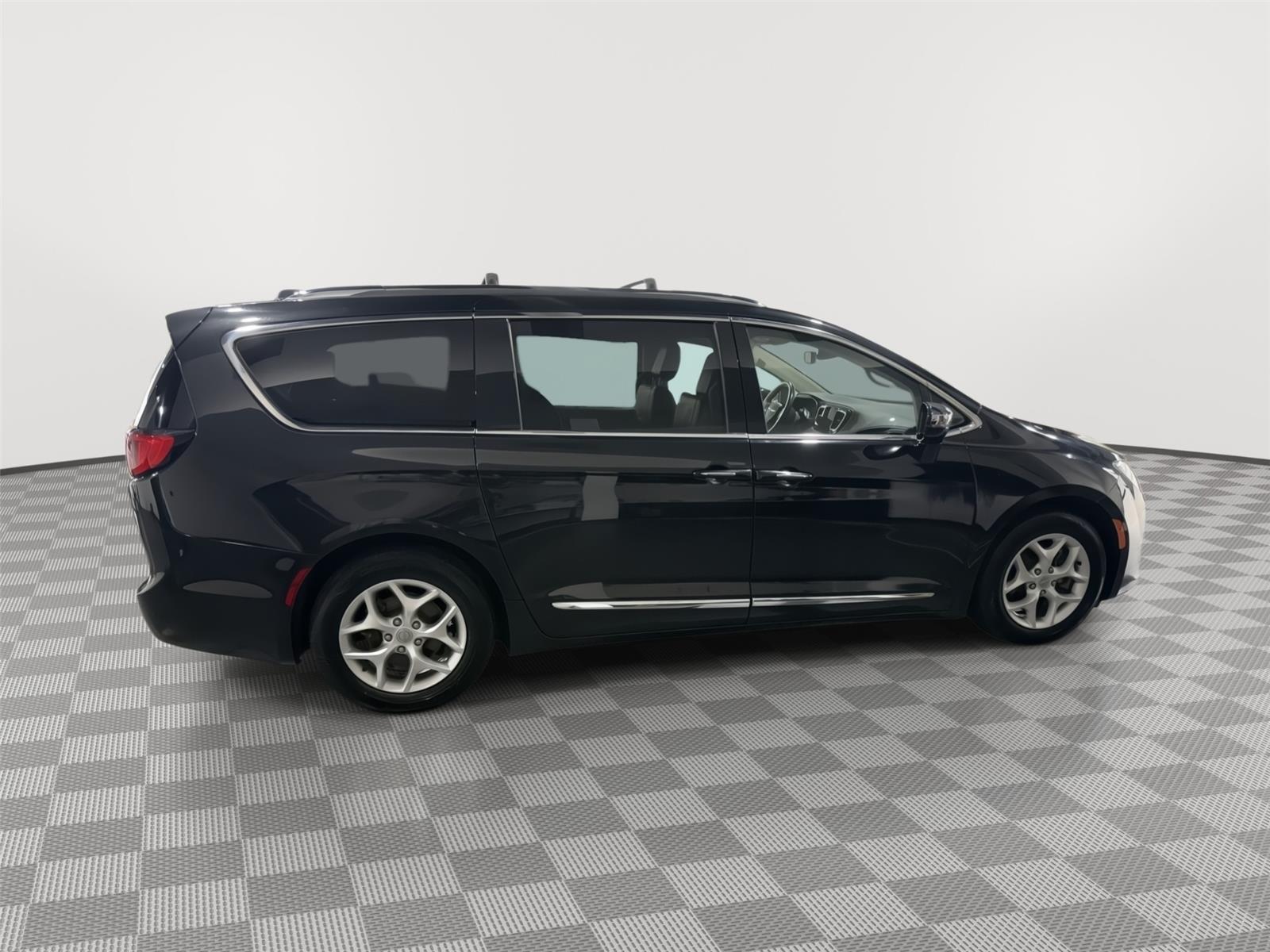Pre-Owned 2020 Chrysler Pacifica for sale in St. Joseph MO