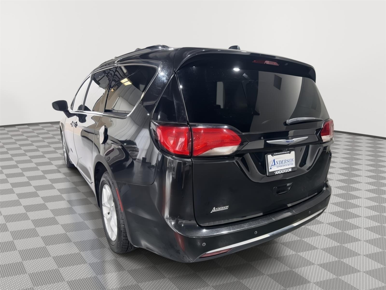 Pre-Owned 2020 Chrysler Pacifica for sale in St. Joseph MO
