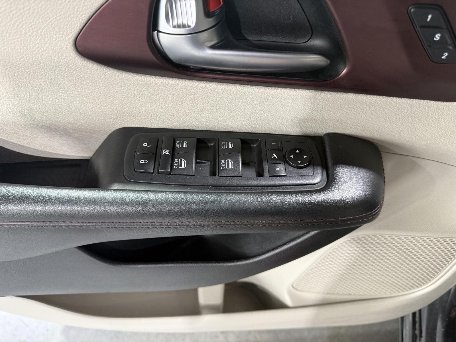 Pre-Owned 2020 Chrysler Pacifica for sale in St. Joseph MO