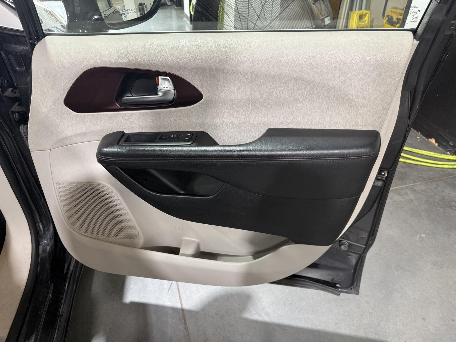 Pre-Owned 2020 Chrysler Pacifica for sale in St. Joseph MO