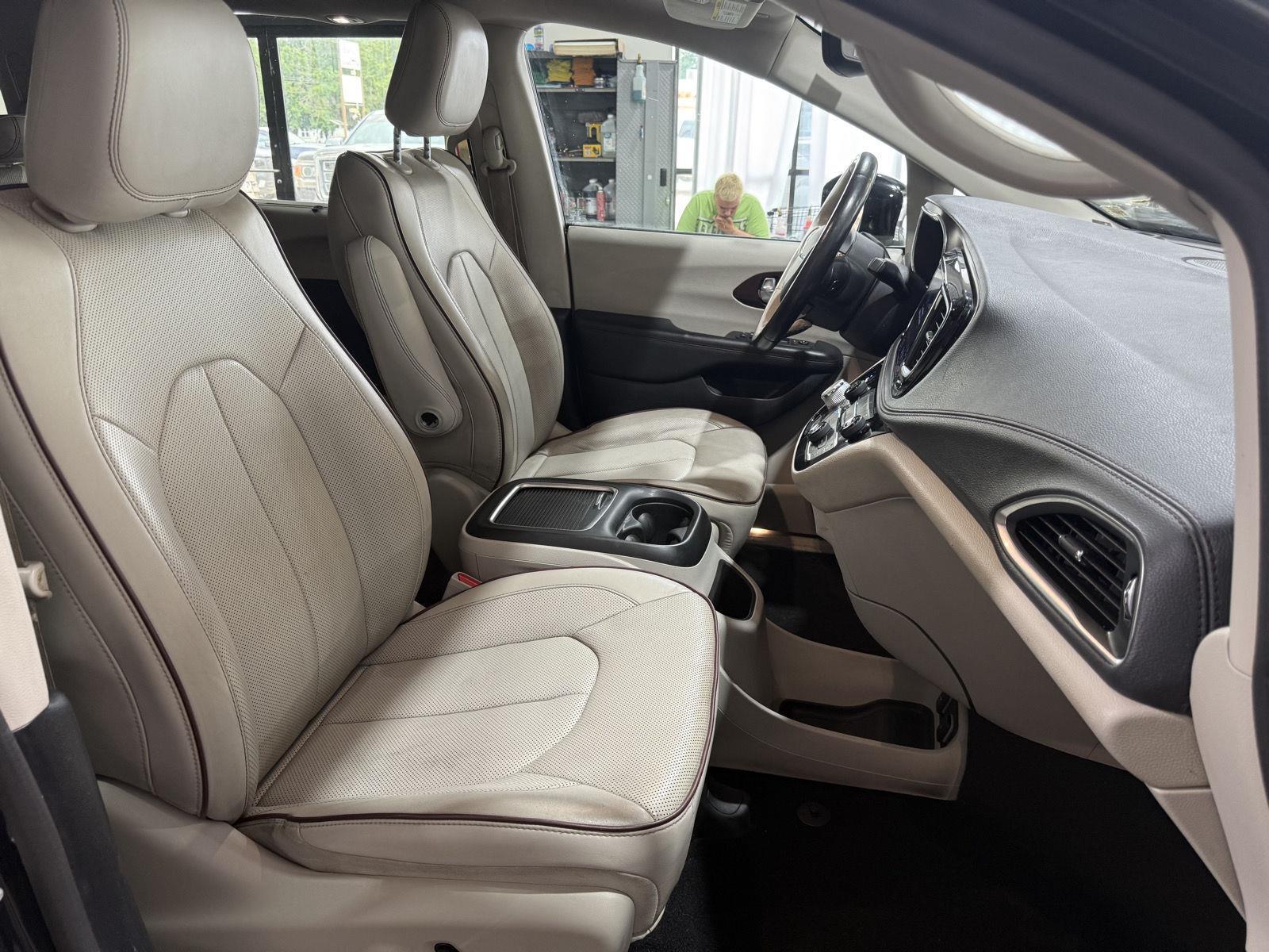 Pre-Owned 2020 Chrysler Pacifica for sale in St. Joseph MO