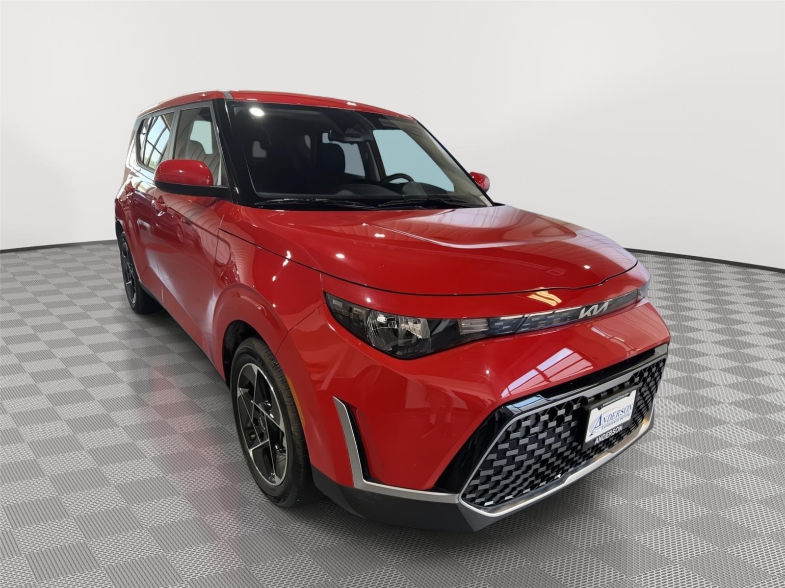 Vehicle photo 5