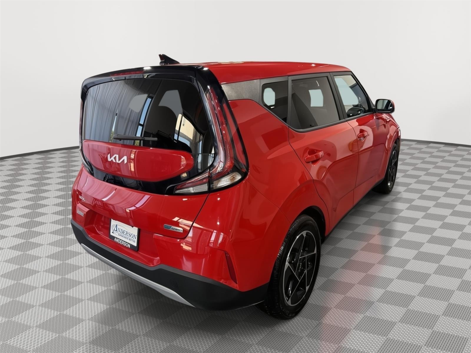 Vehicle photo 7
