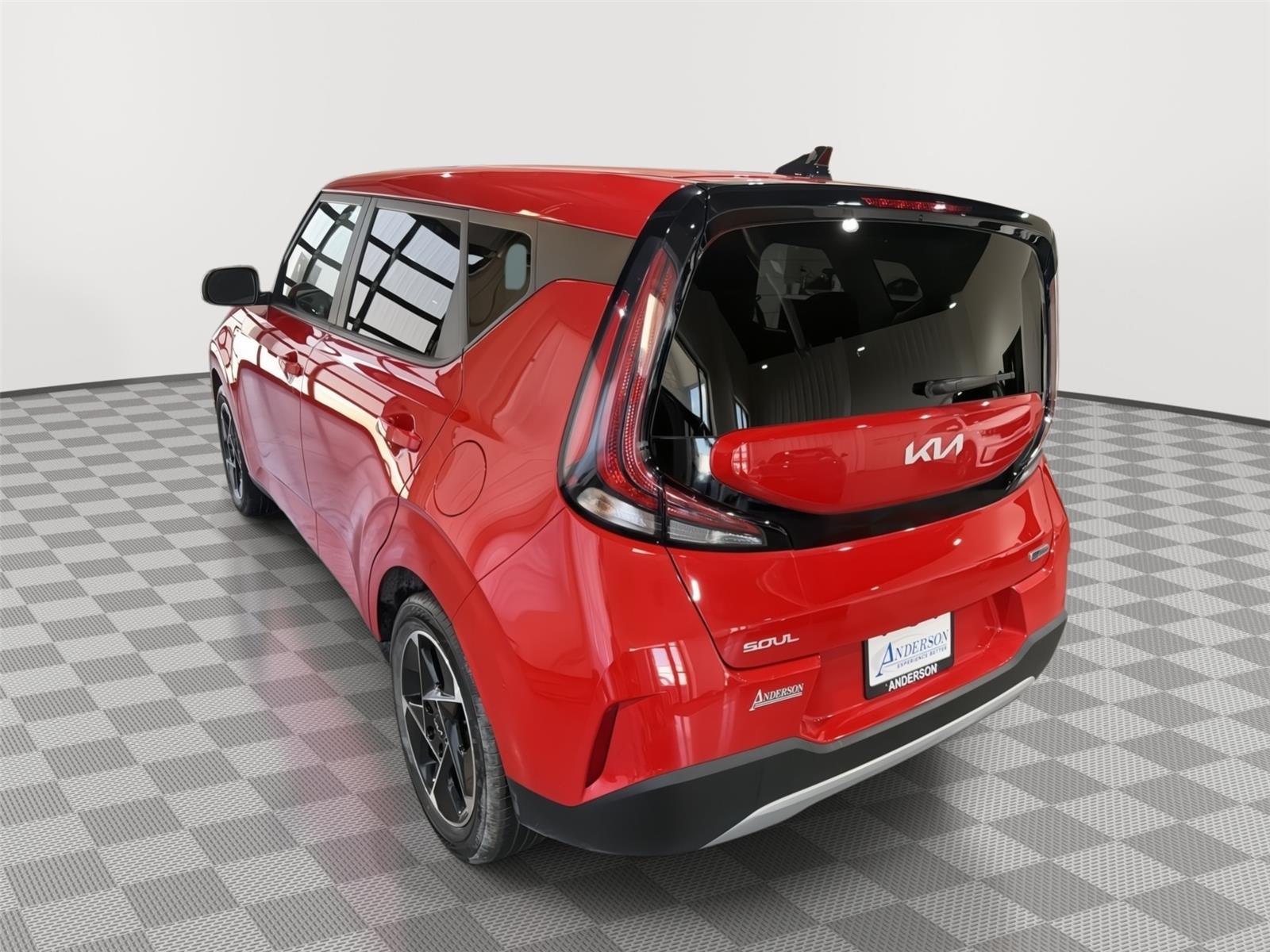 Vehicle photo 9