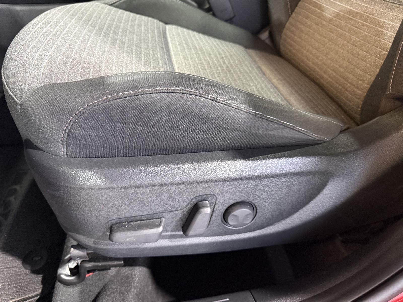 Vehicle photo 19