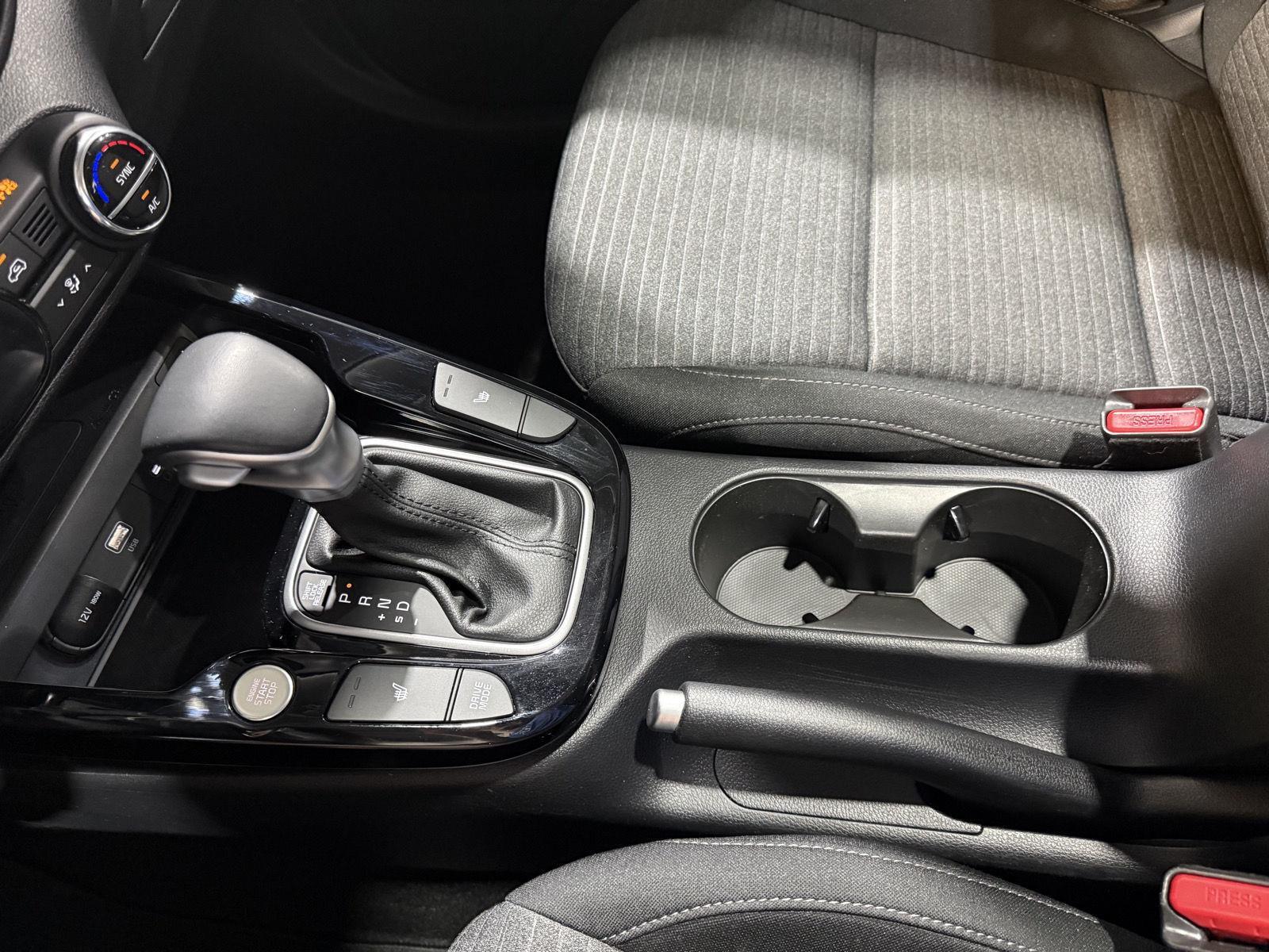 Vehicle photo 29