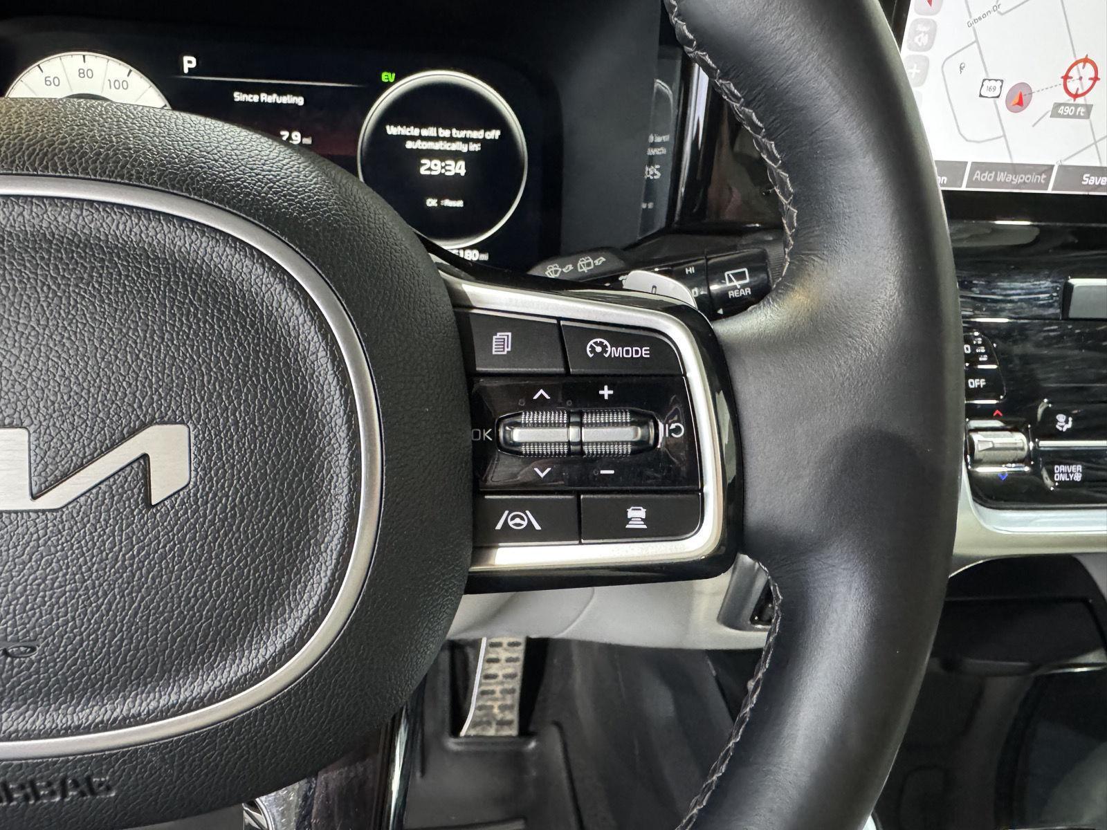 Vehicle photo 14