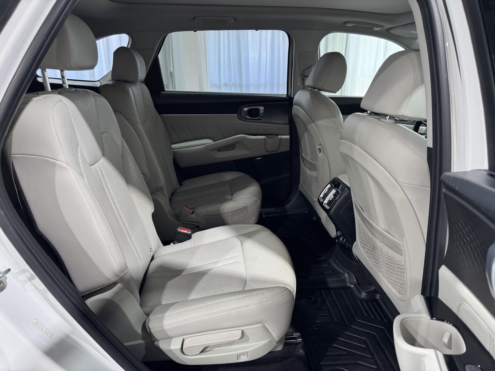 Vehicle photo 27