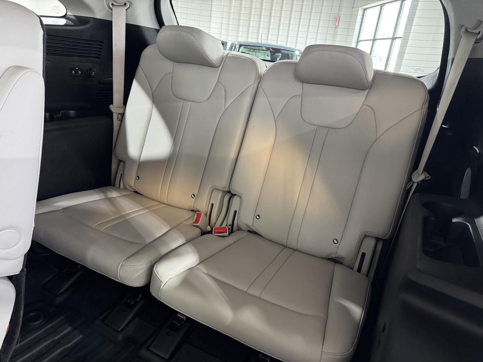 Vehicle photo 31