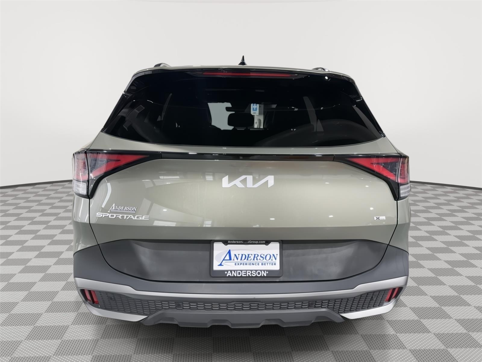 Vehicle photo 8