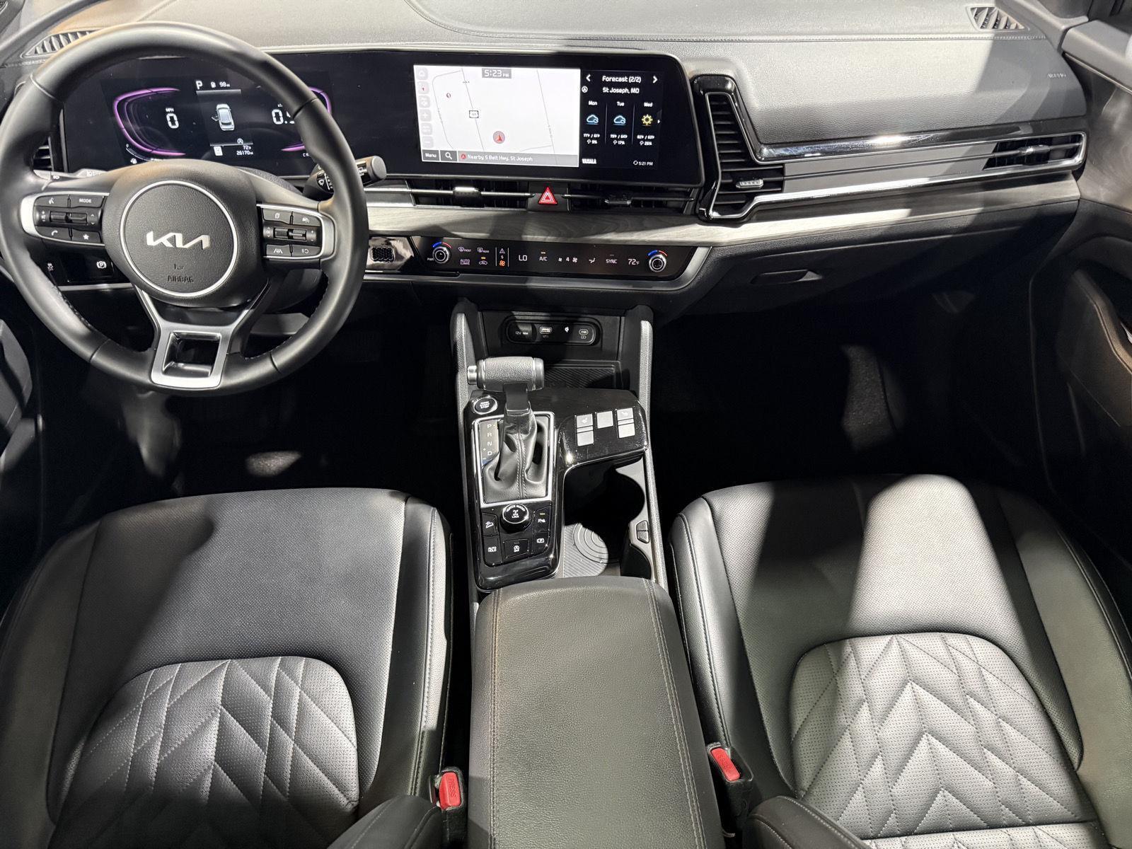 Vehicle photo 15