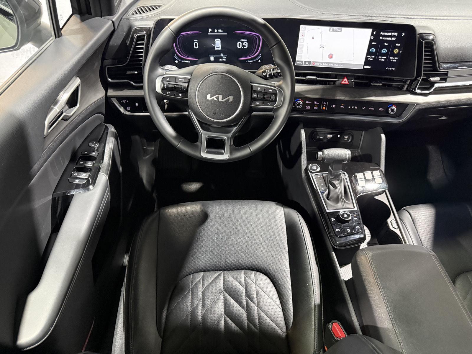 Vehicle photo 16