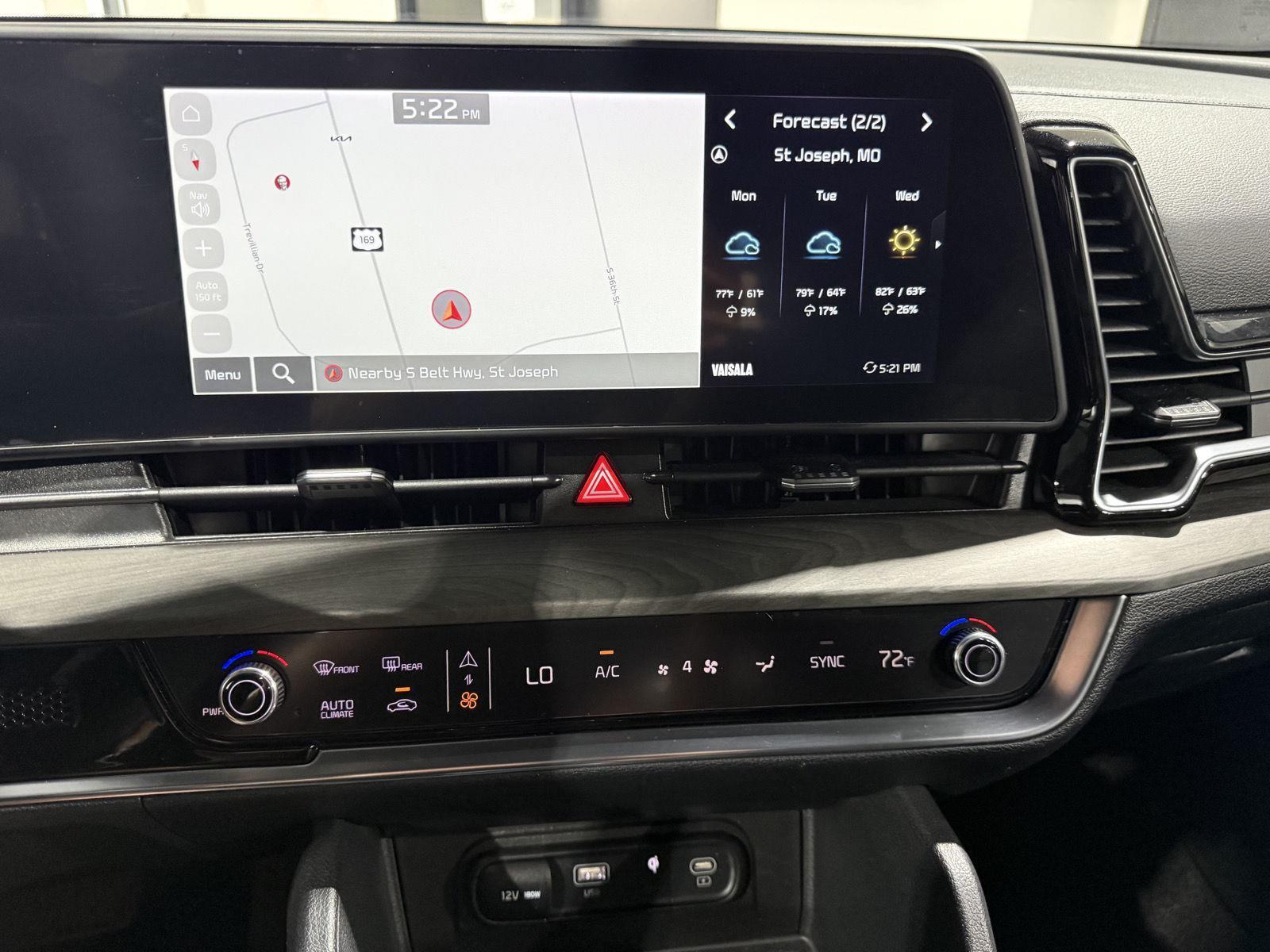 Vehicle photo 26