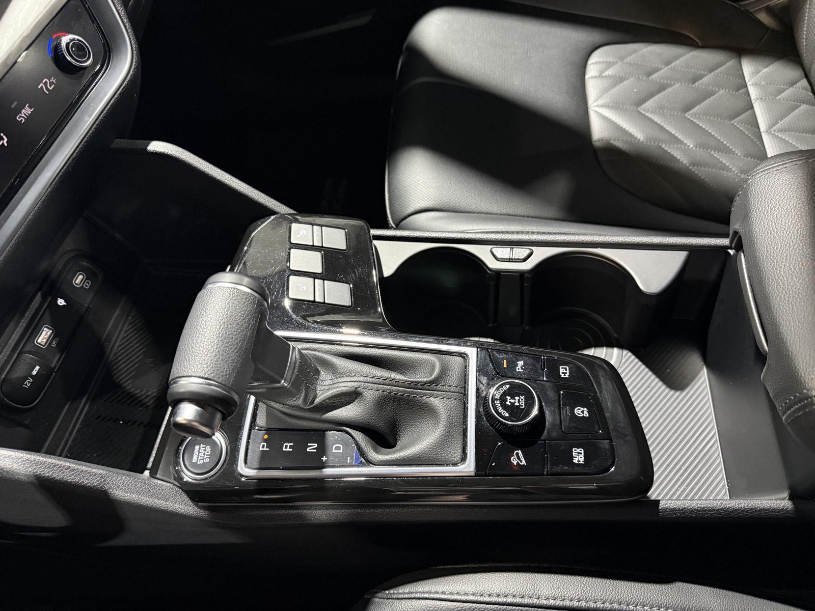 Vehicle photo 28
