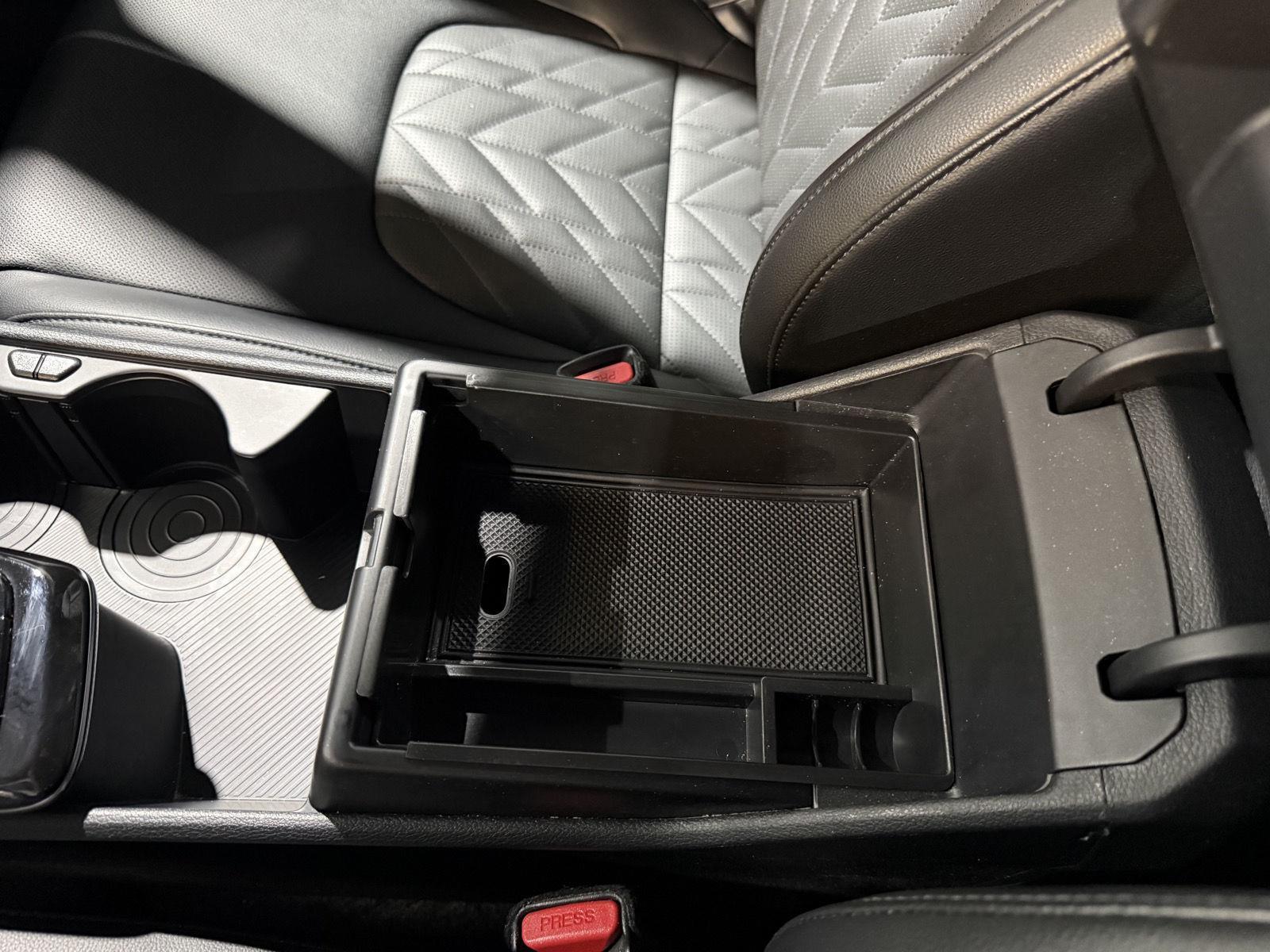 Vehicle photo 29