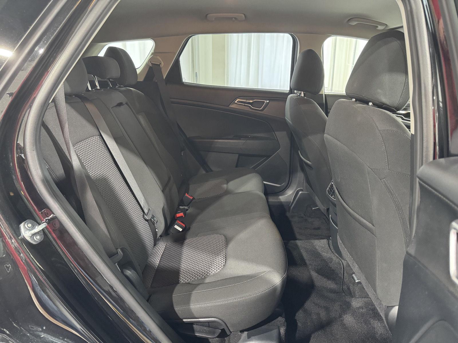 Vehicle photo 22