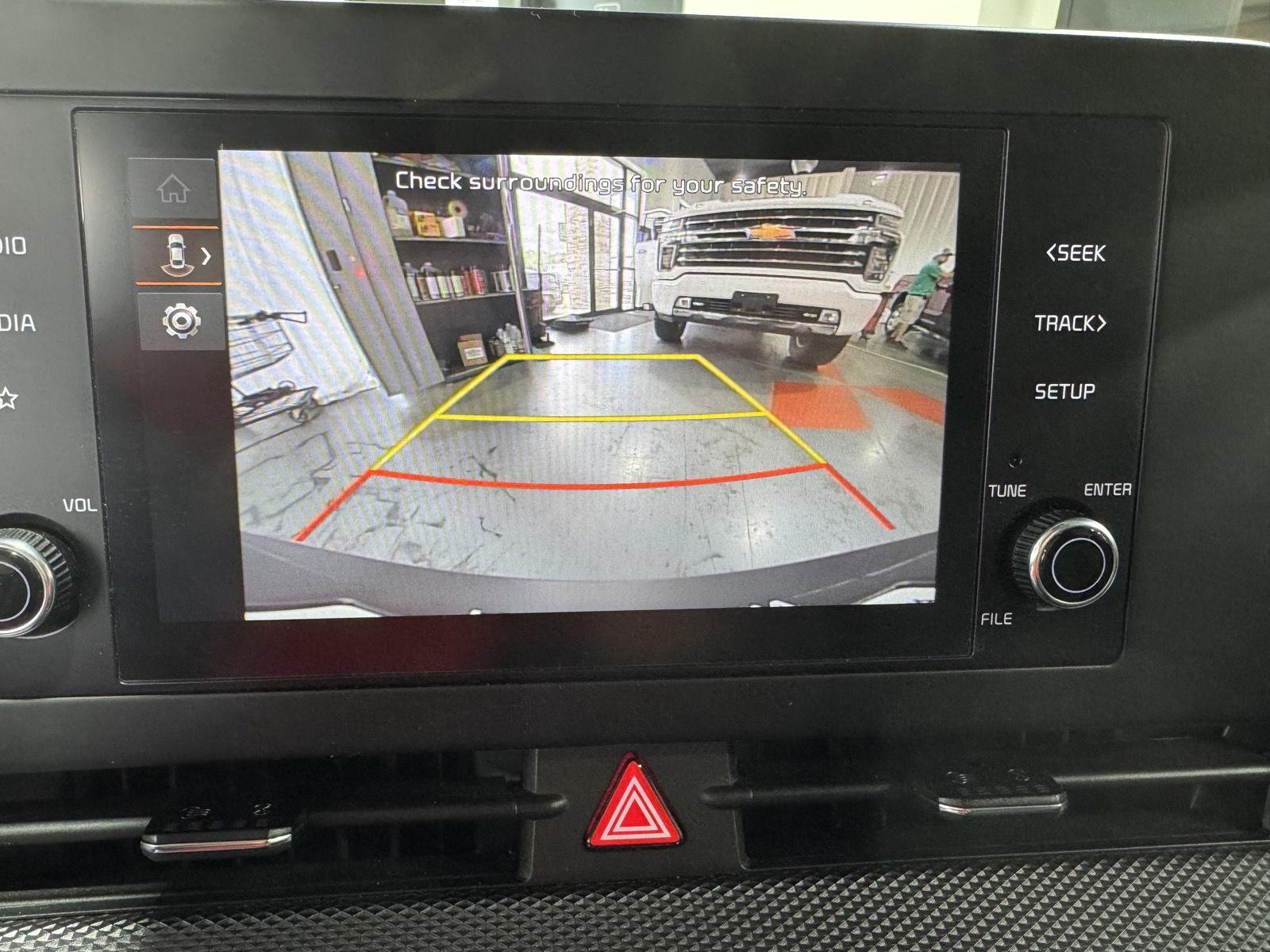 Vehicle photo 29