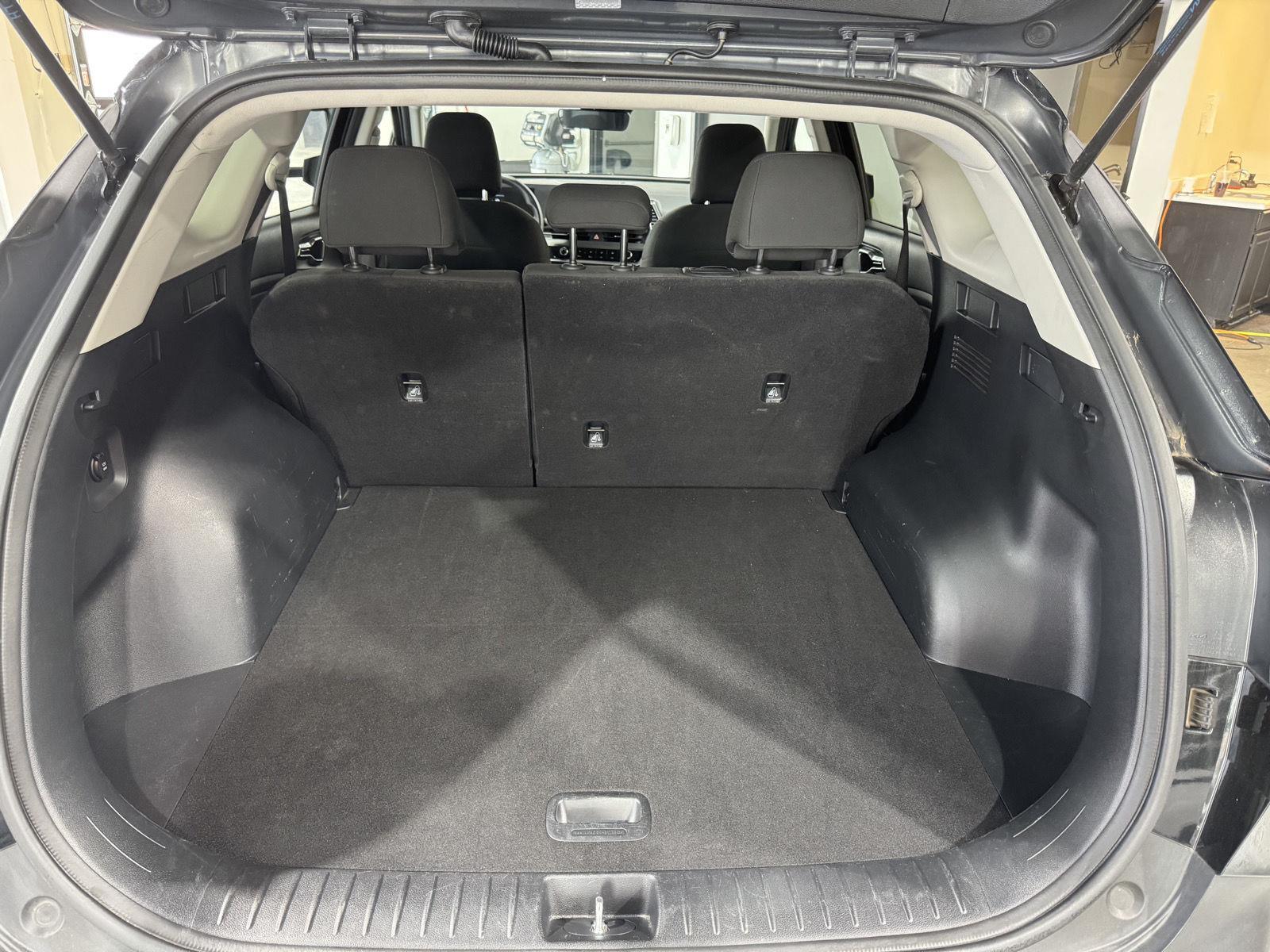 Vehicle photo 35