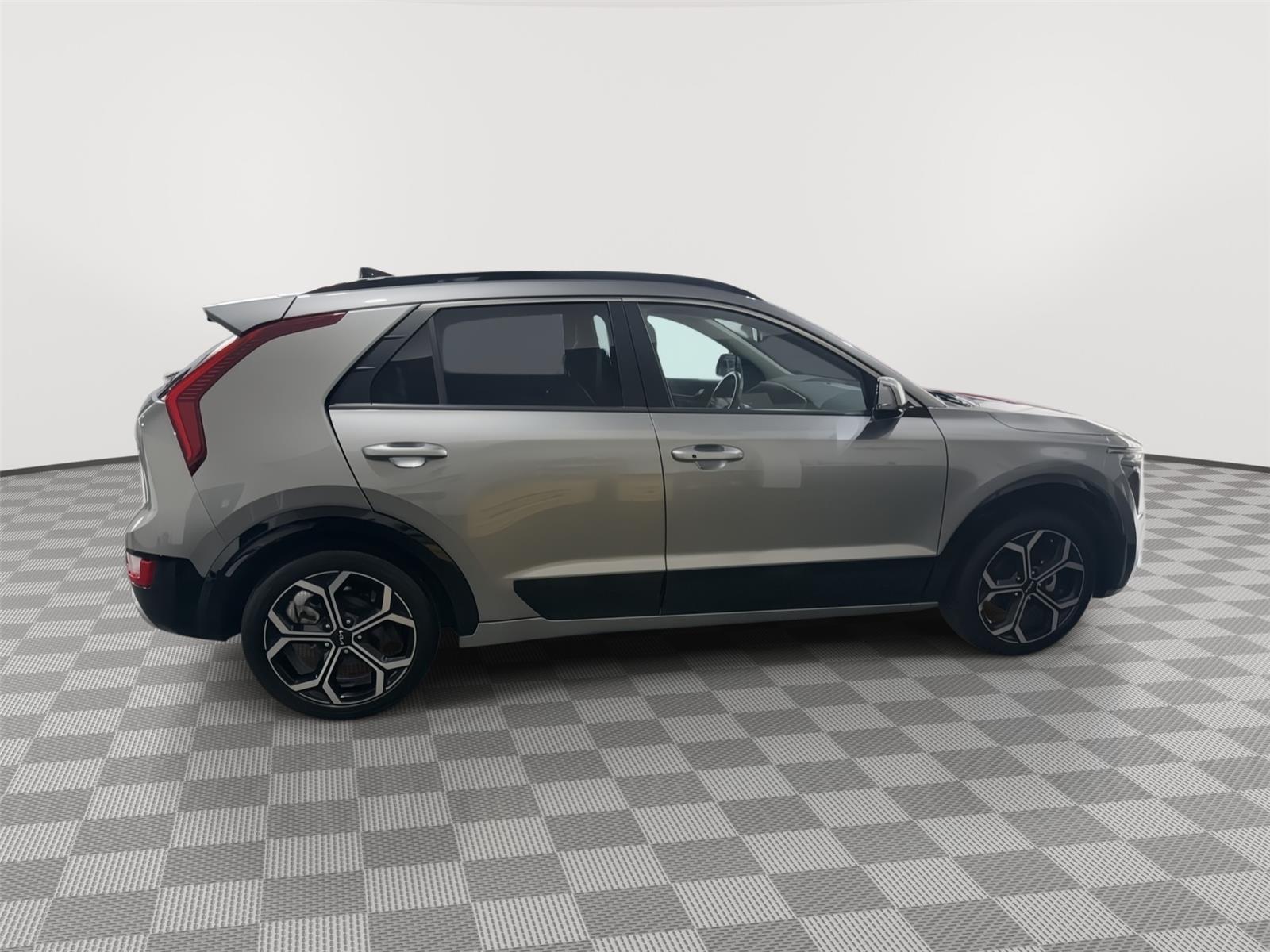 Vehicle photo 6