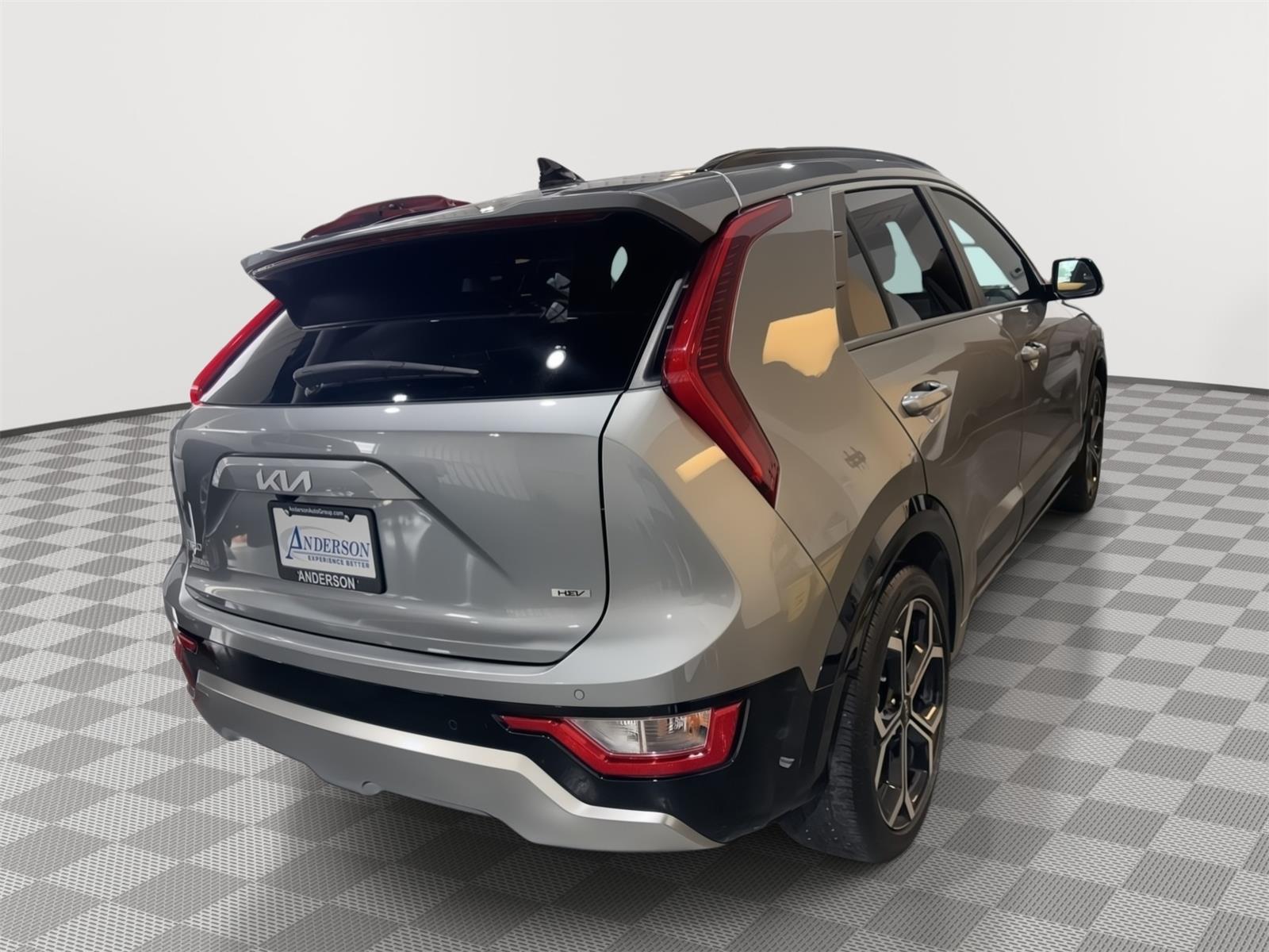 Vehicle photo 7