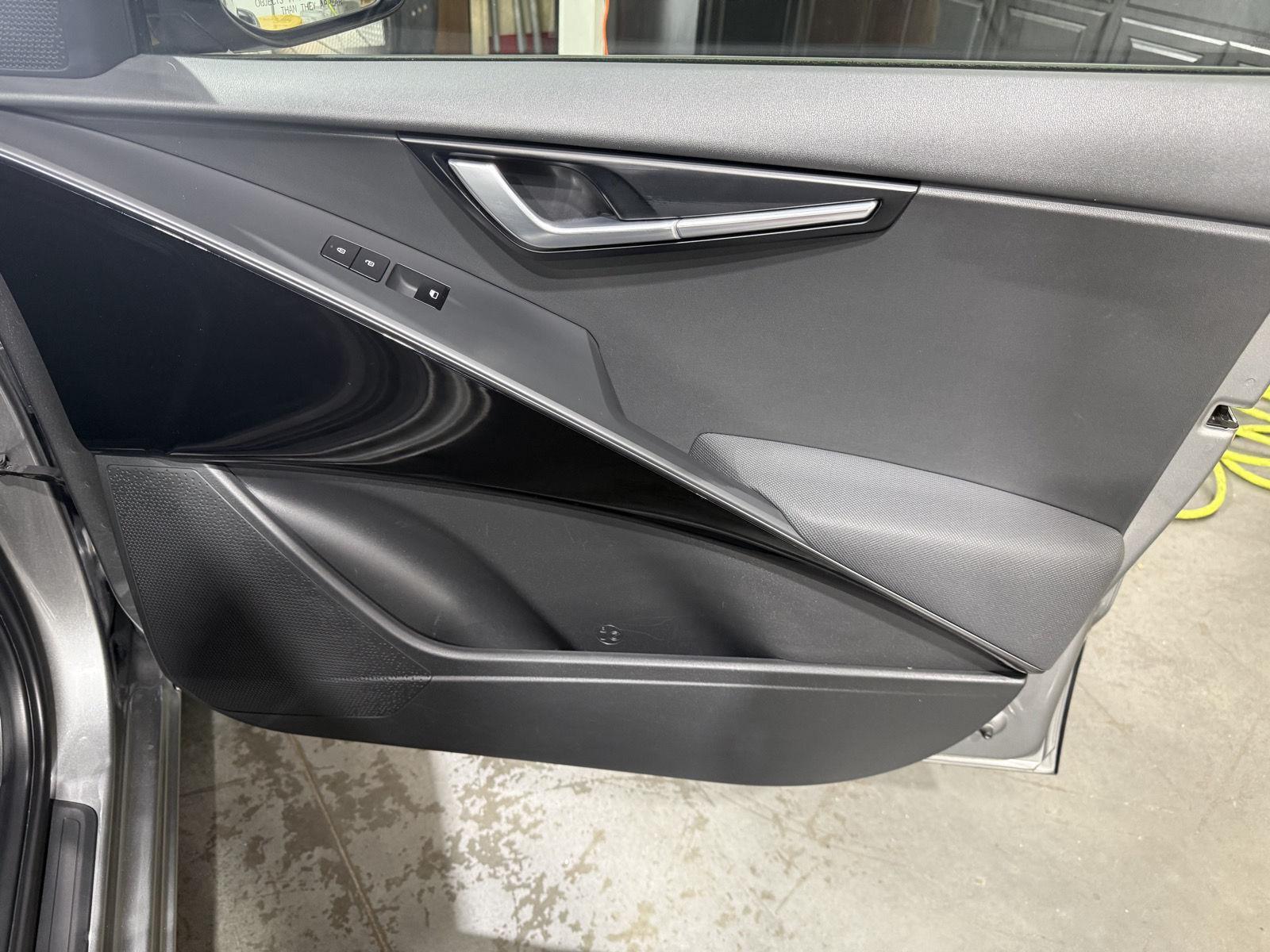 Vehicle photo 25