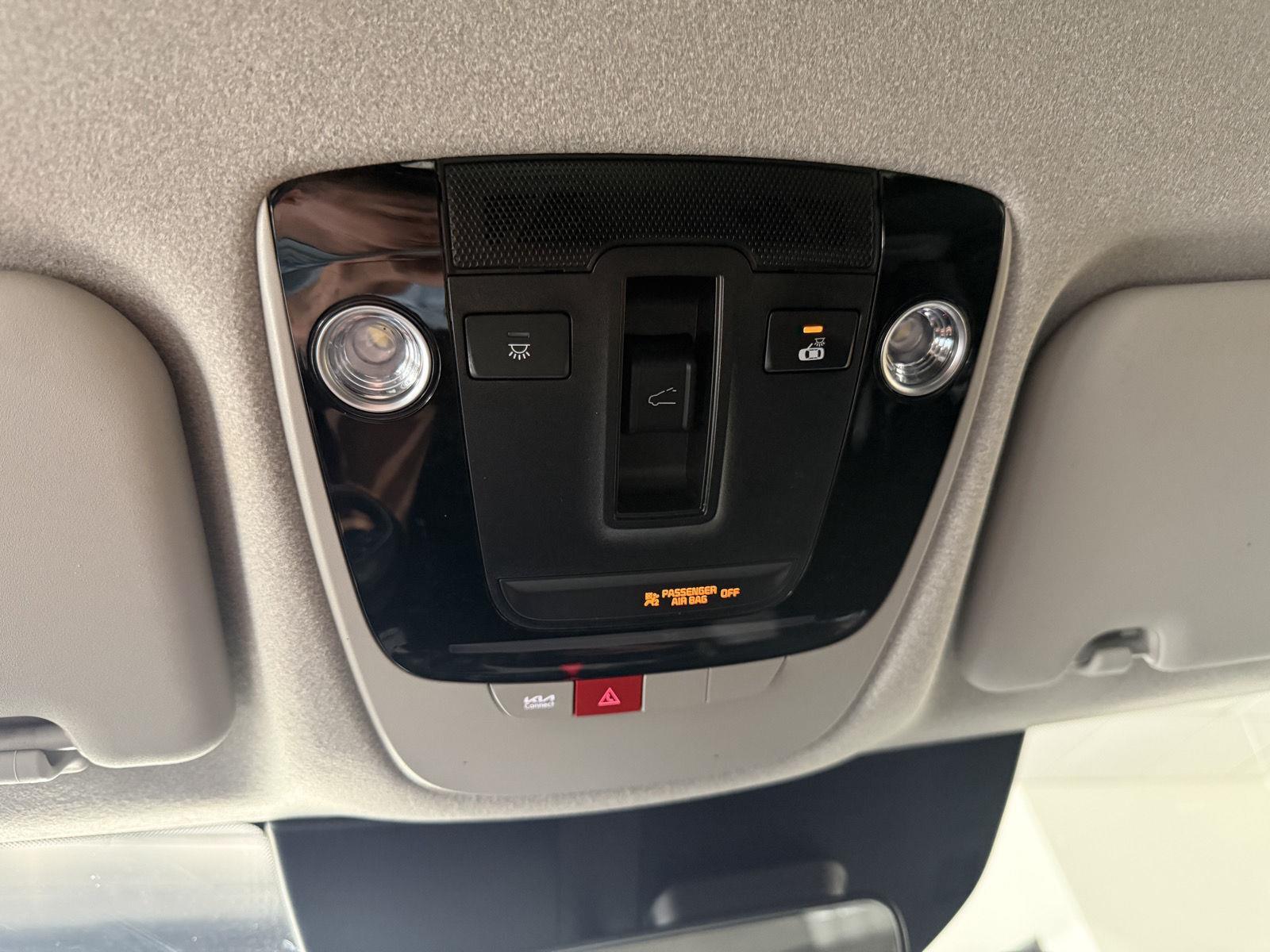 Vehicle photo 27