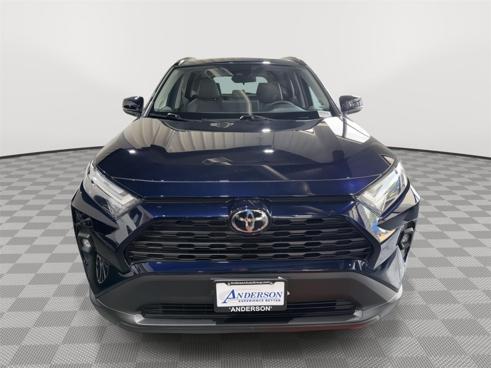 Vehicle photo 4