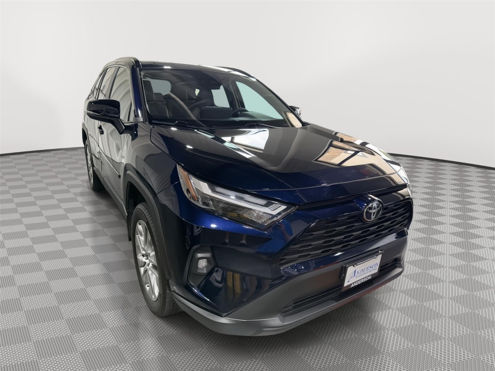 Vehicle photo 5