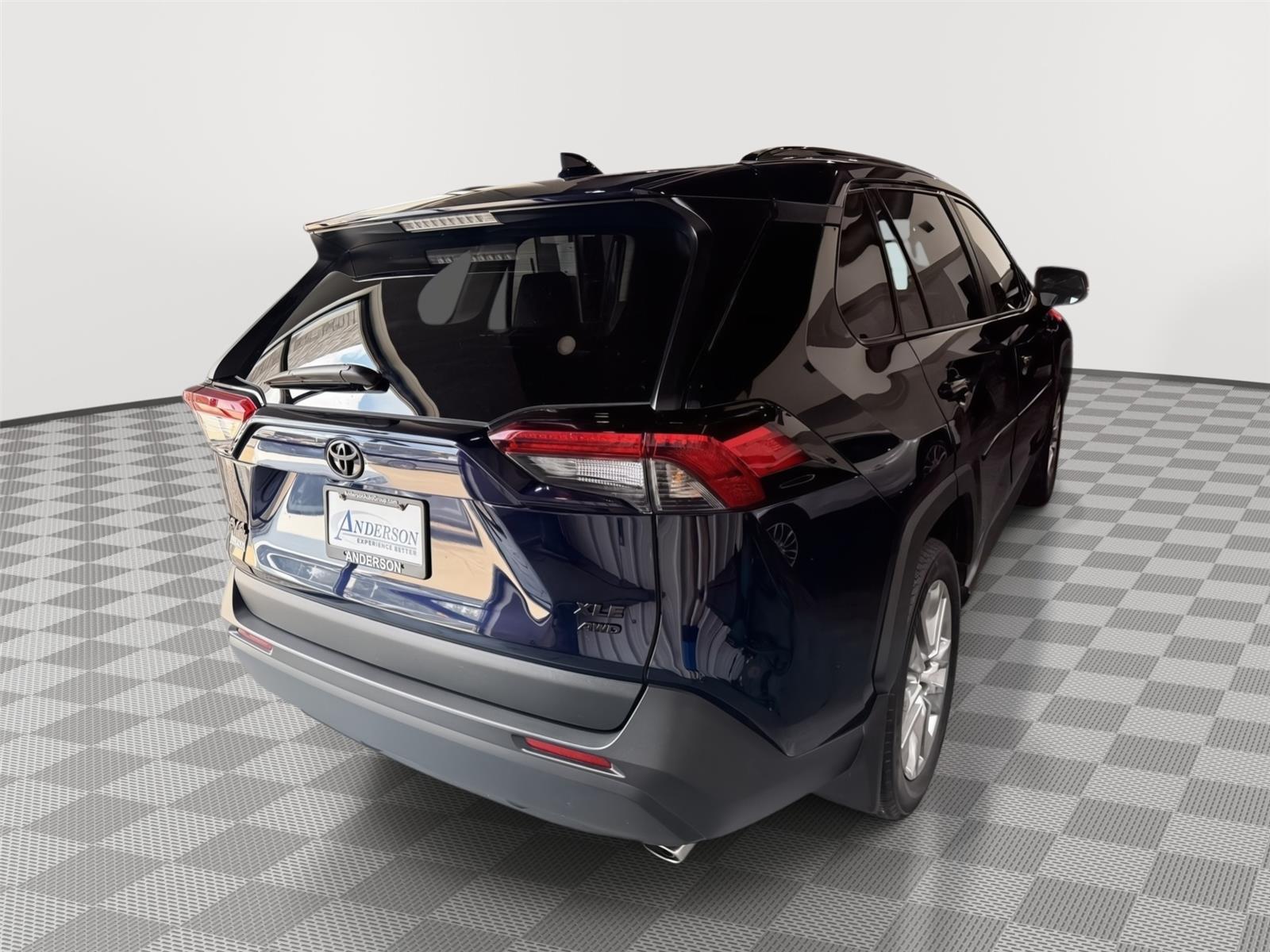 Vehicle photo 7