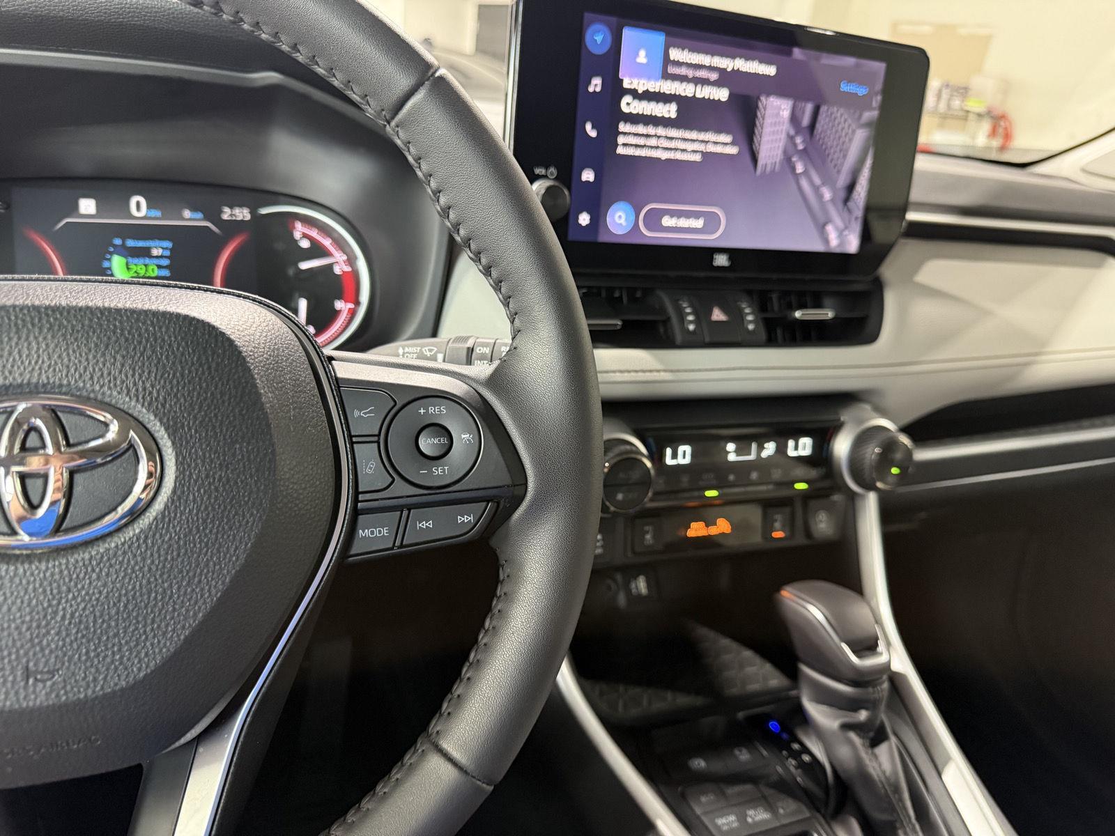 Vehicle photo 14