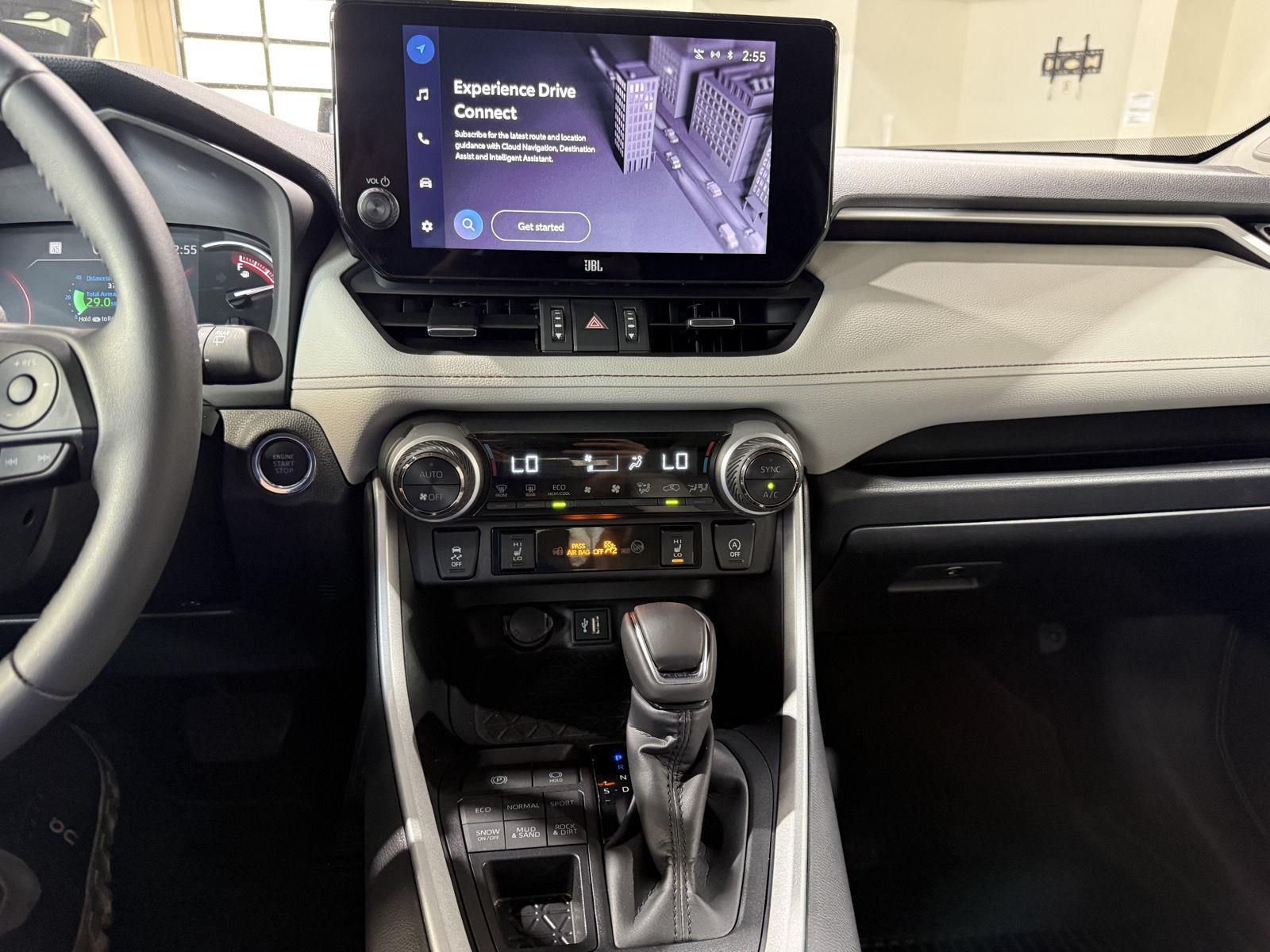 Vehicle photo 27
