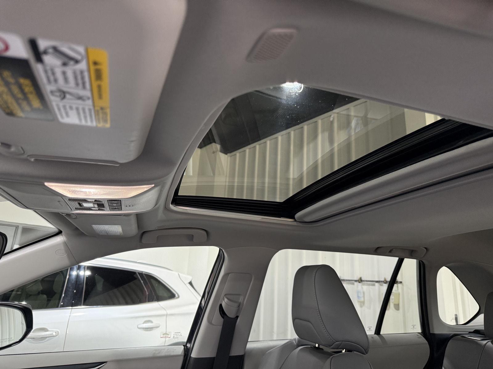 Vehicle photo 34