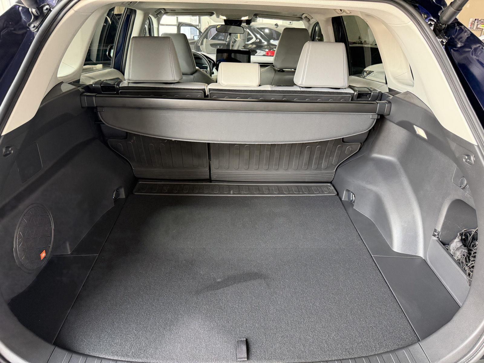 Vehicle photo 36