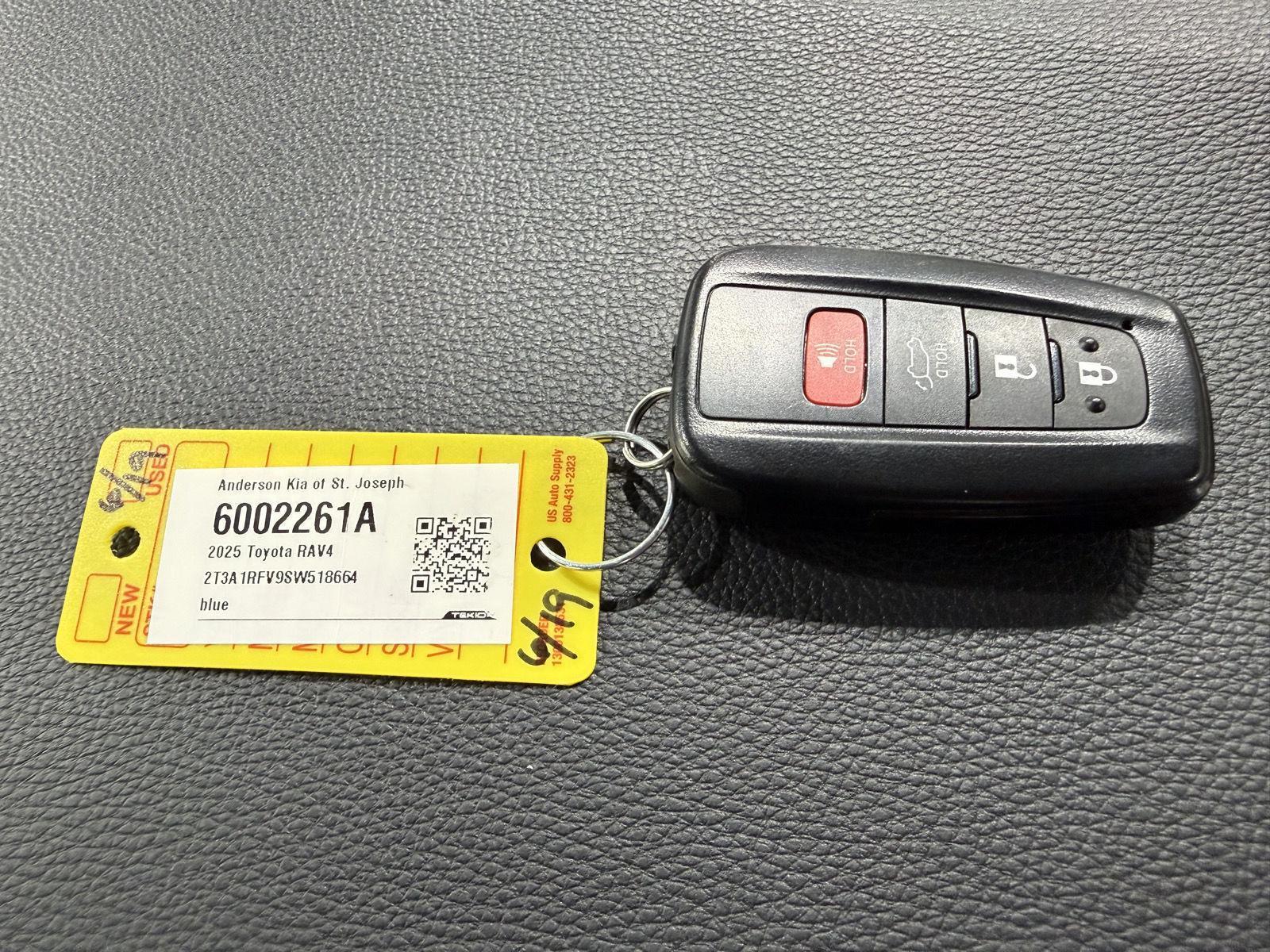 Vehicle photo 37