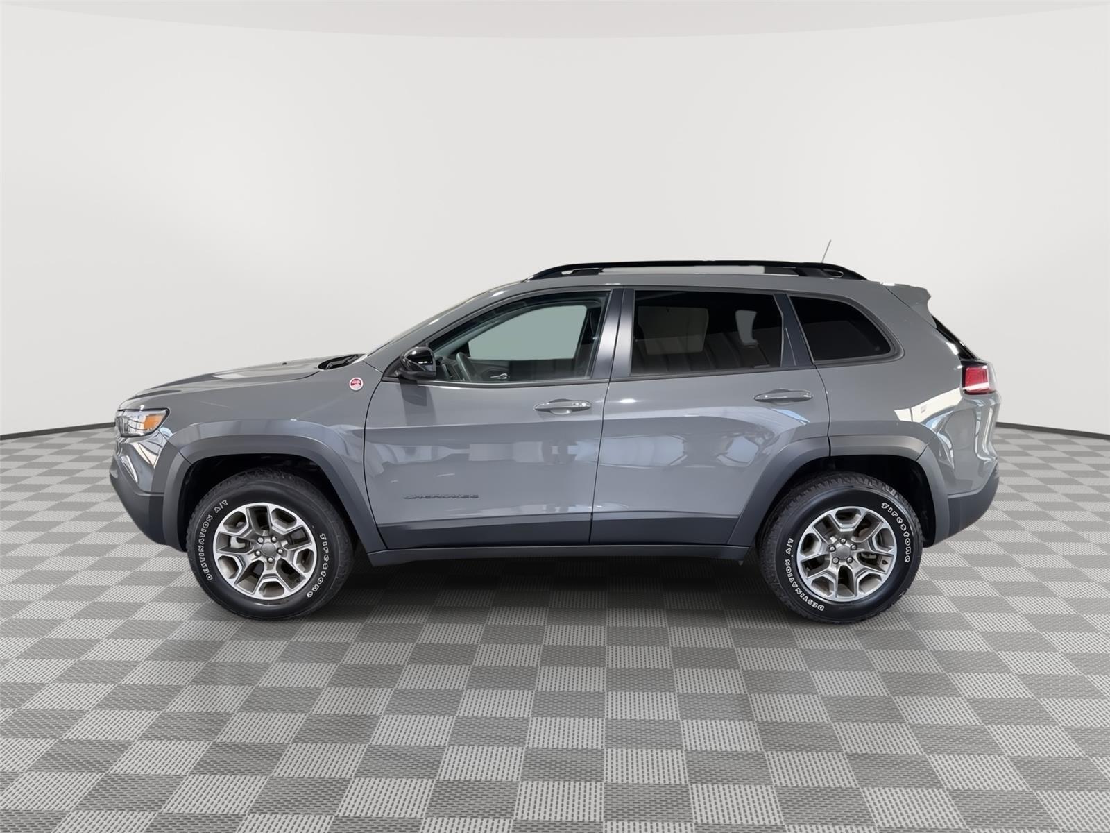 Used 2022 Jeep Cherokee Trailhawk with VIN 1C4PJMBX8ND510724 for sale in Kansas City