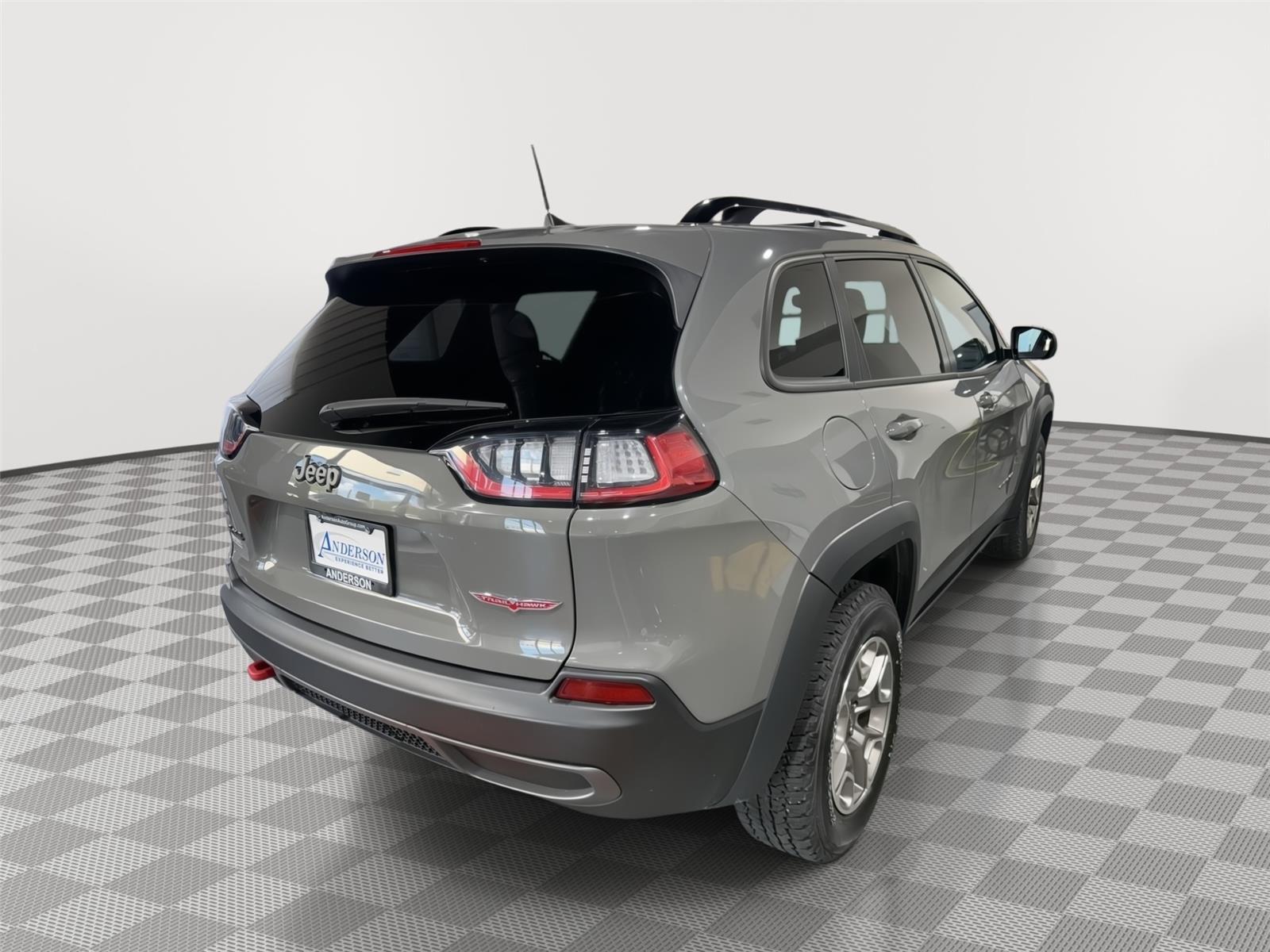 Vehicle photo 6