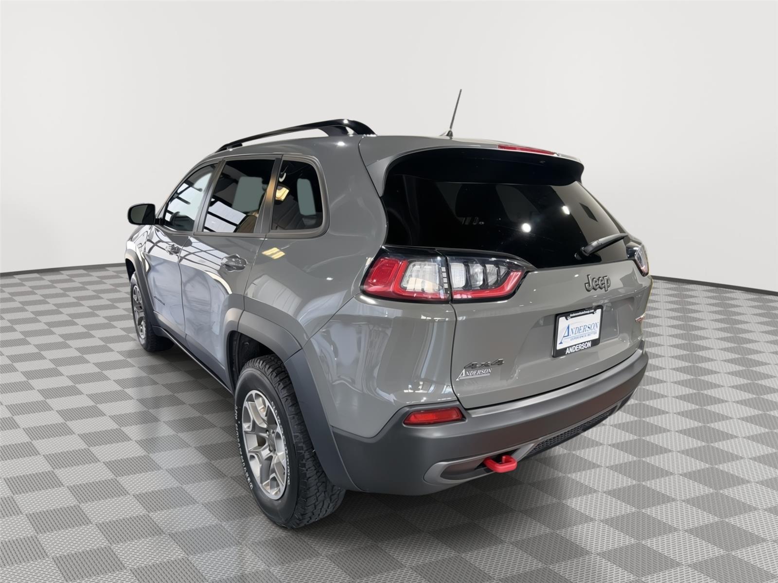 Vehicle photo 8
