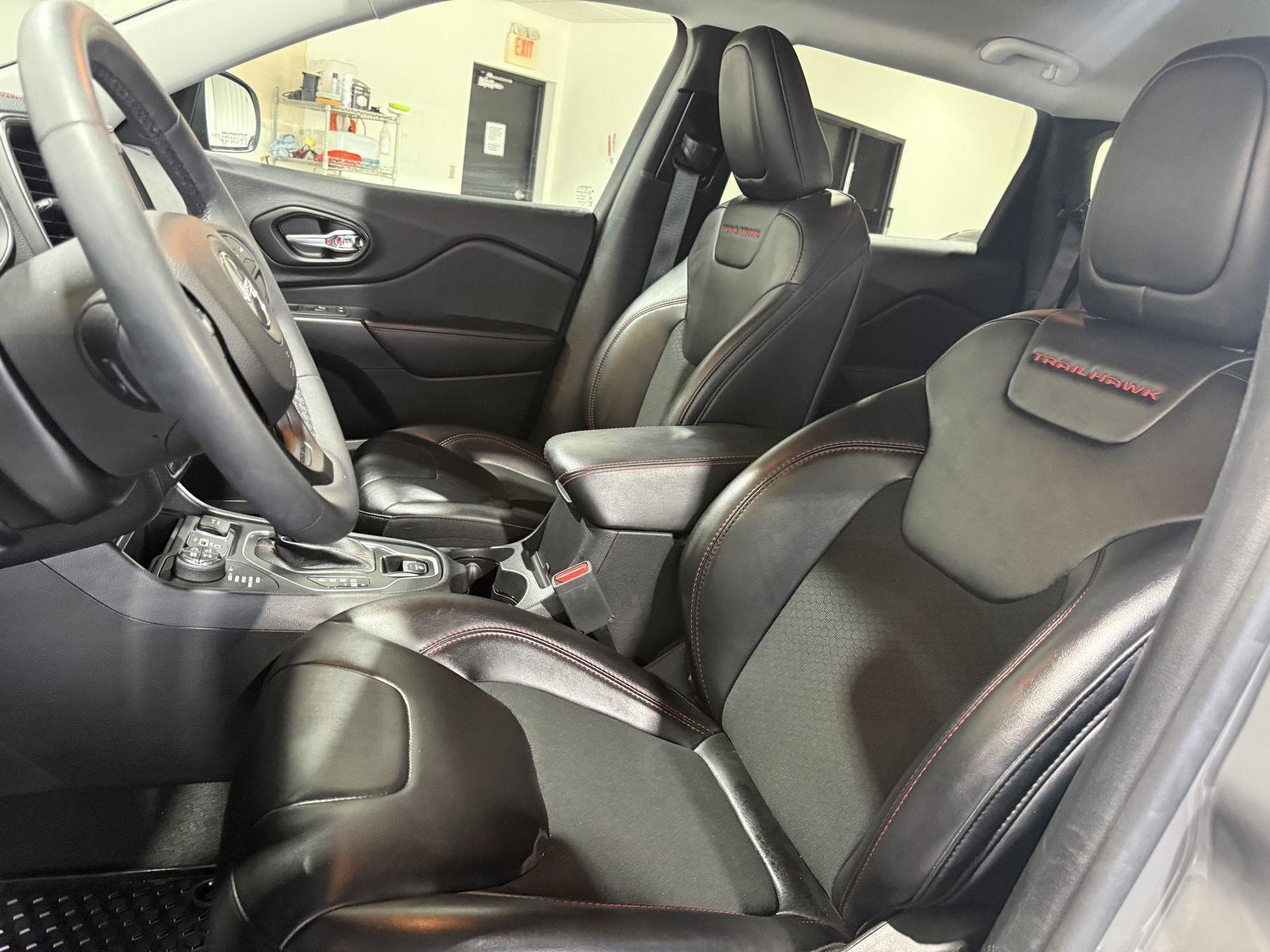 Vehicle photo 15