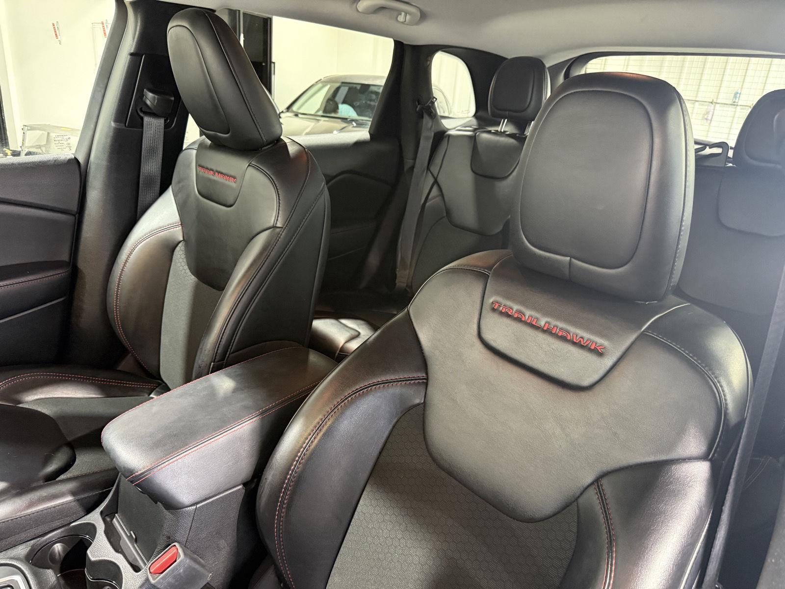 Vehicle photo 16