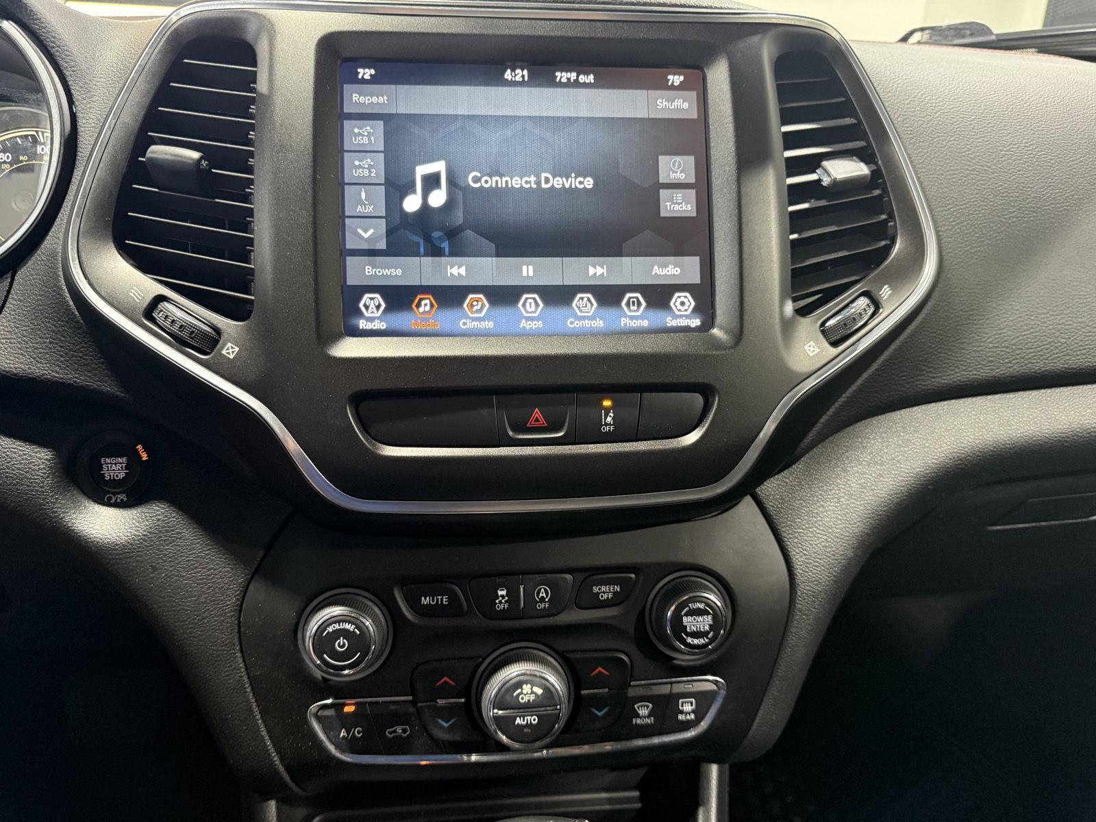 Vehicle photo 27