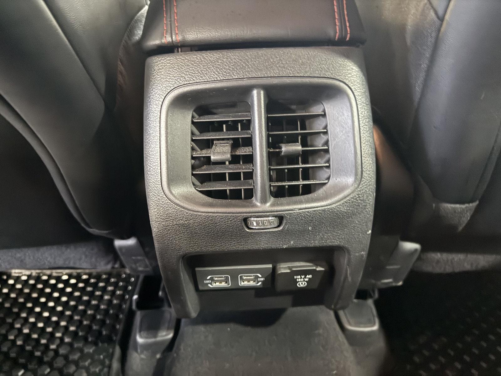 Vehicle photo 33