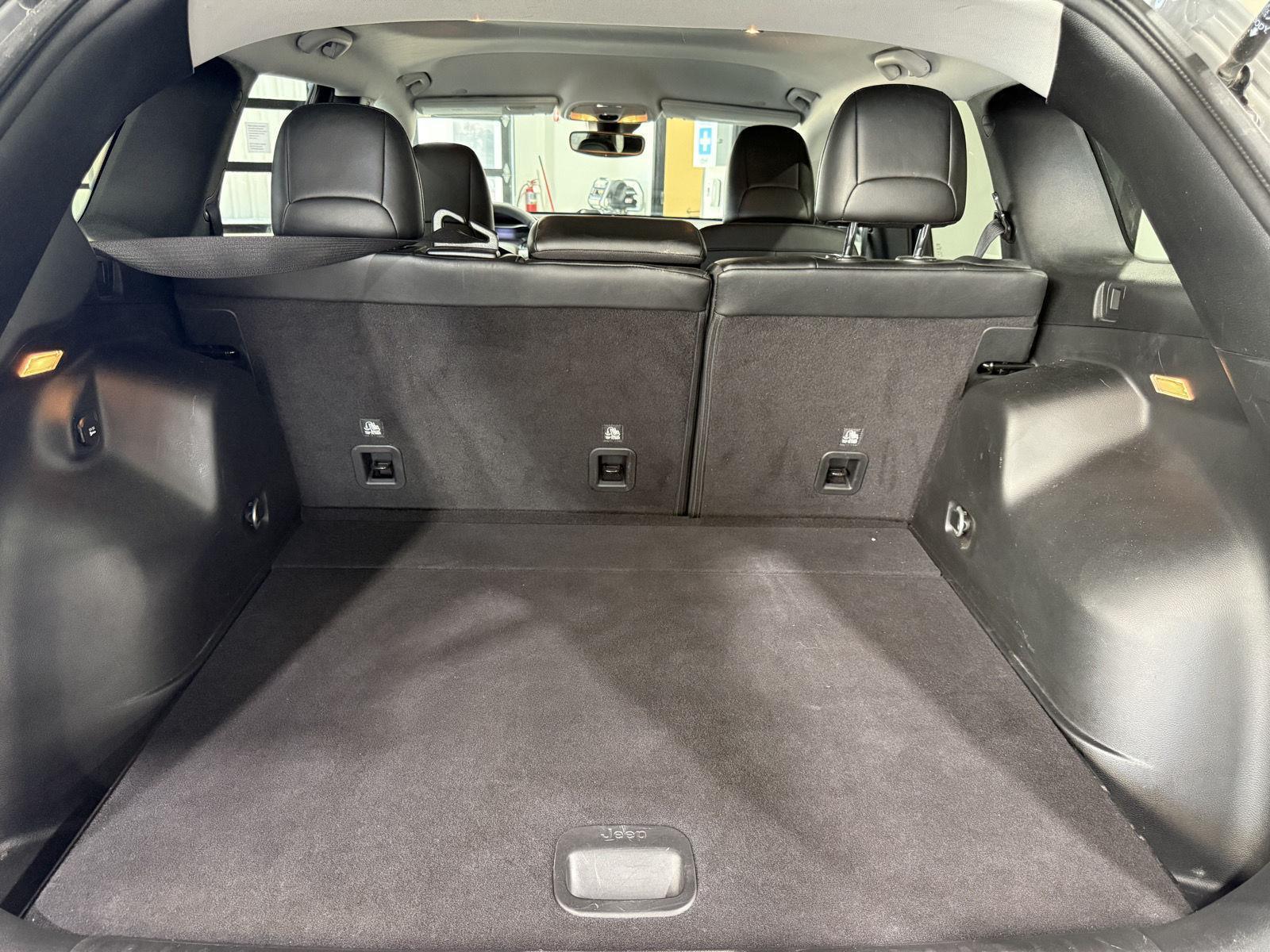 Vehicle photo 35