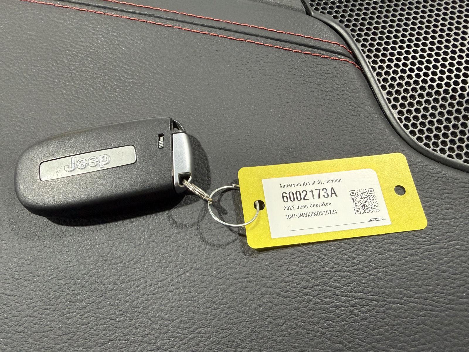 Vehicle photo 36