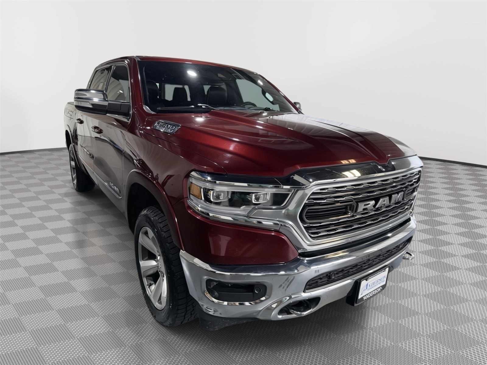 Vehicle photo 5