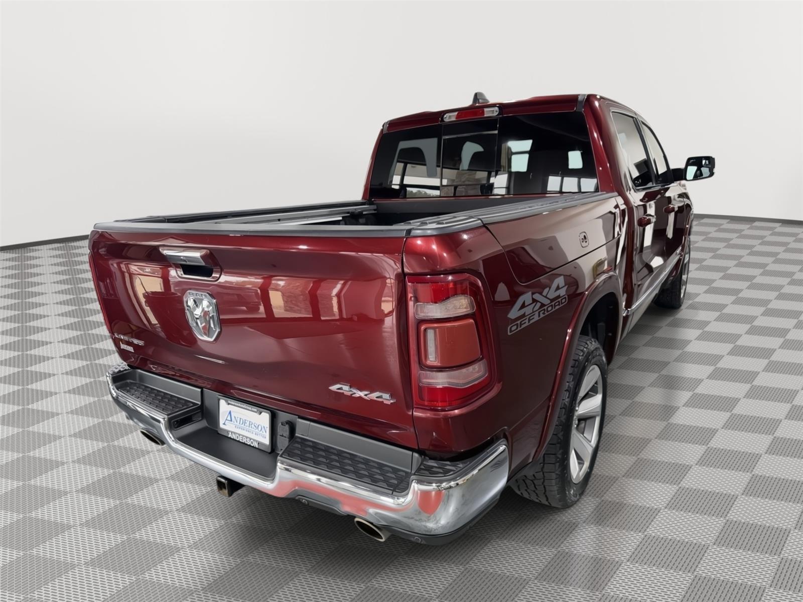 Vehicle photo 7