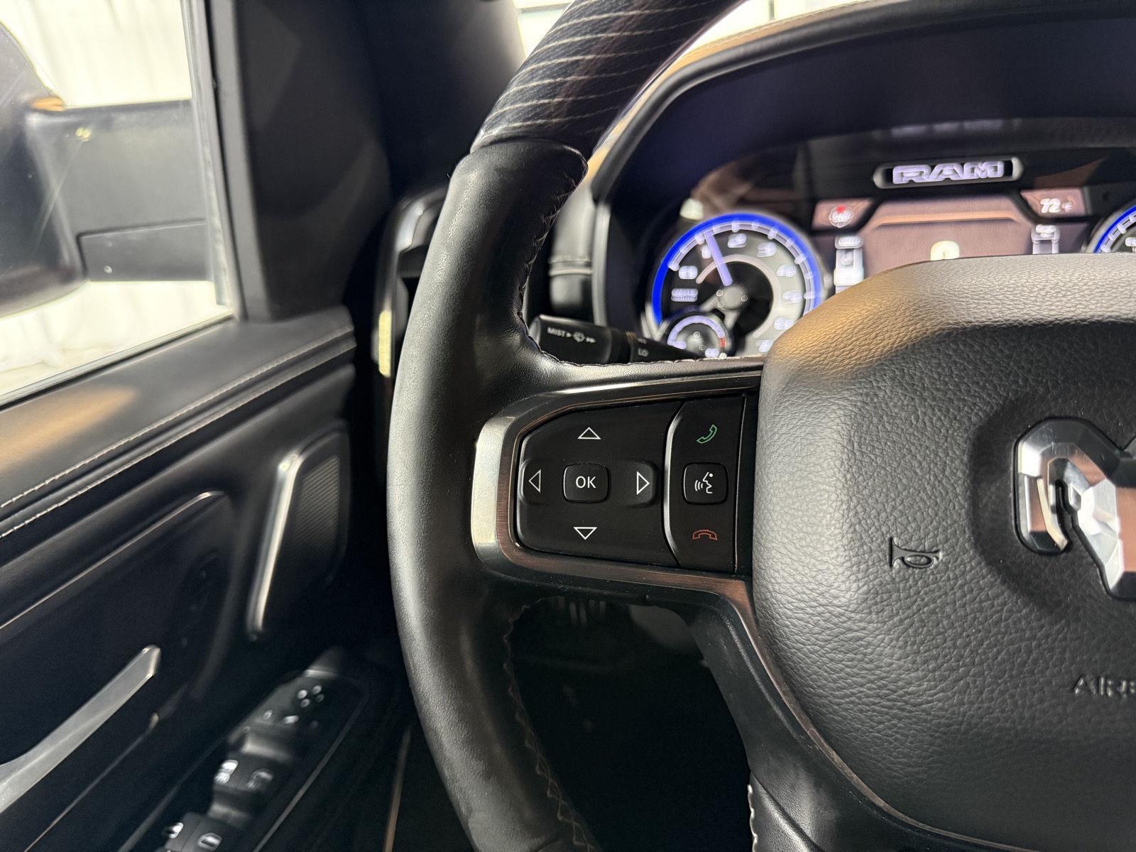 Vehicle photo 14